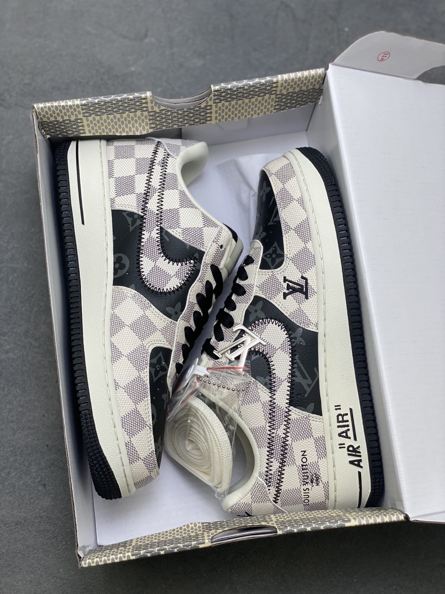 Nike Air Force 1 '07 Low Louis Vuitton Custom Sneakers Limited Edition 10 i1753977756181 4030 0 8