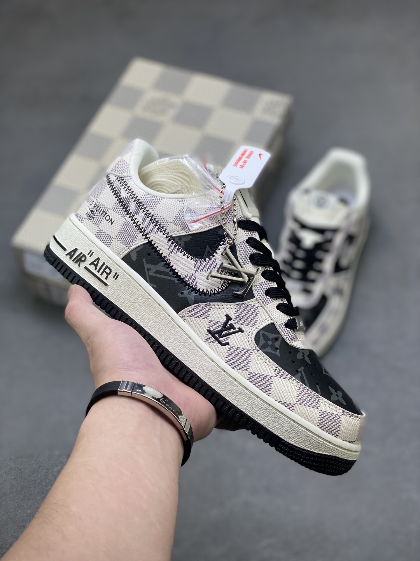 Nike Air Force 1 '07 Low Louis Vuitton Custom Sneakers Limited Edition 2 i1753977756270 5903 0 0