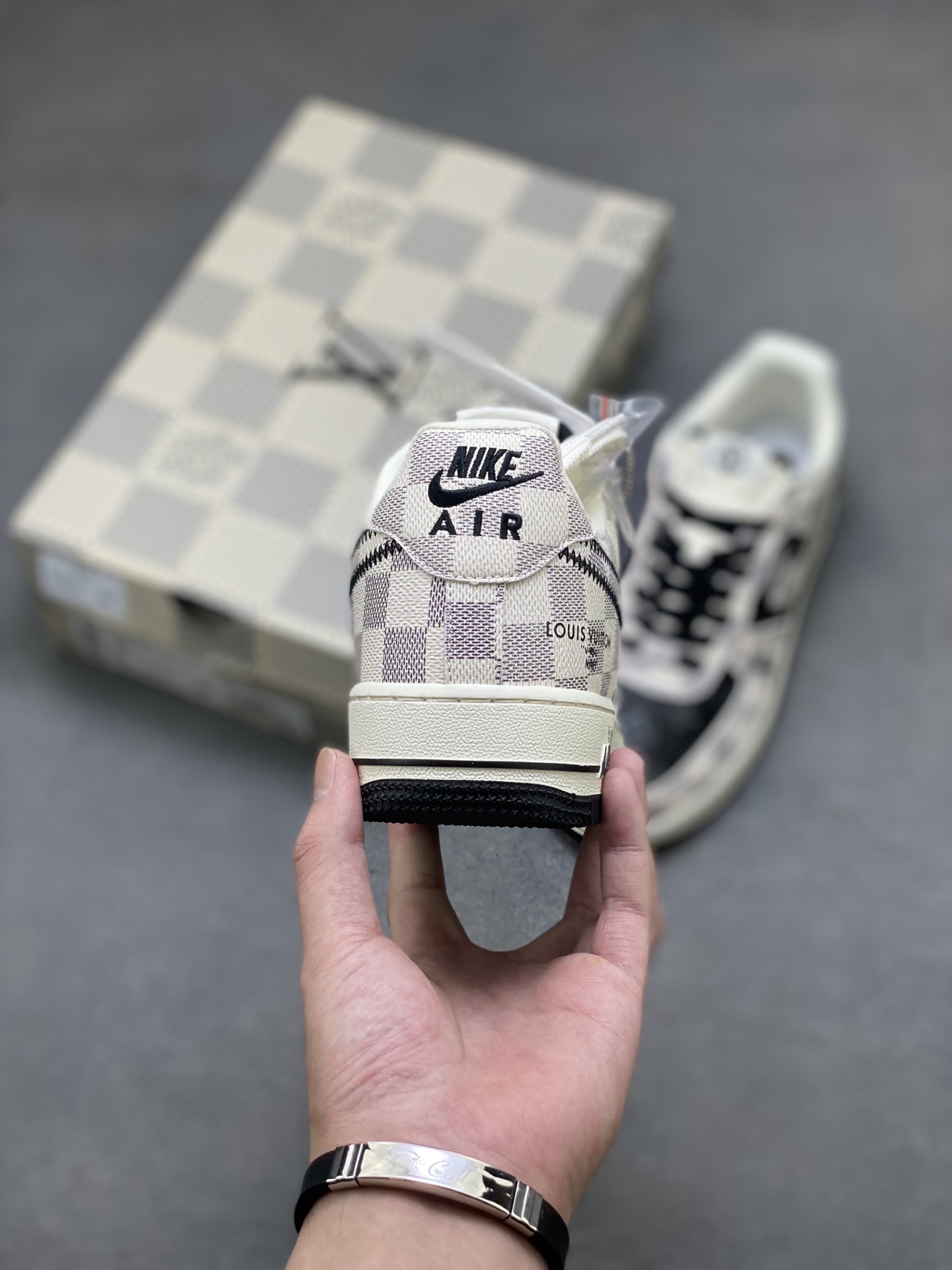 Nike Air Force 1 '07 Low Louis Vuitton Custom Sneakers Limited Edition 5 i1753977769062 2610 0 3
