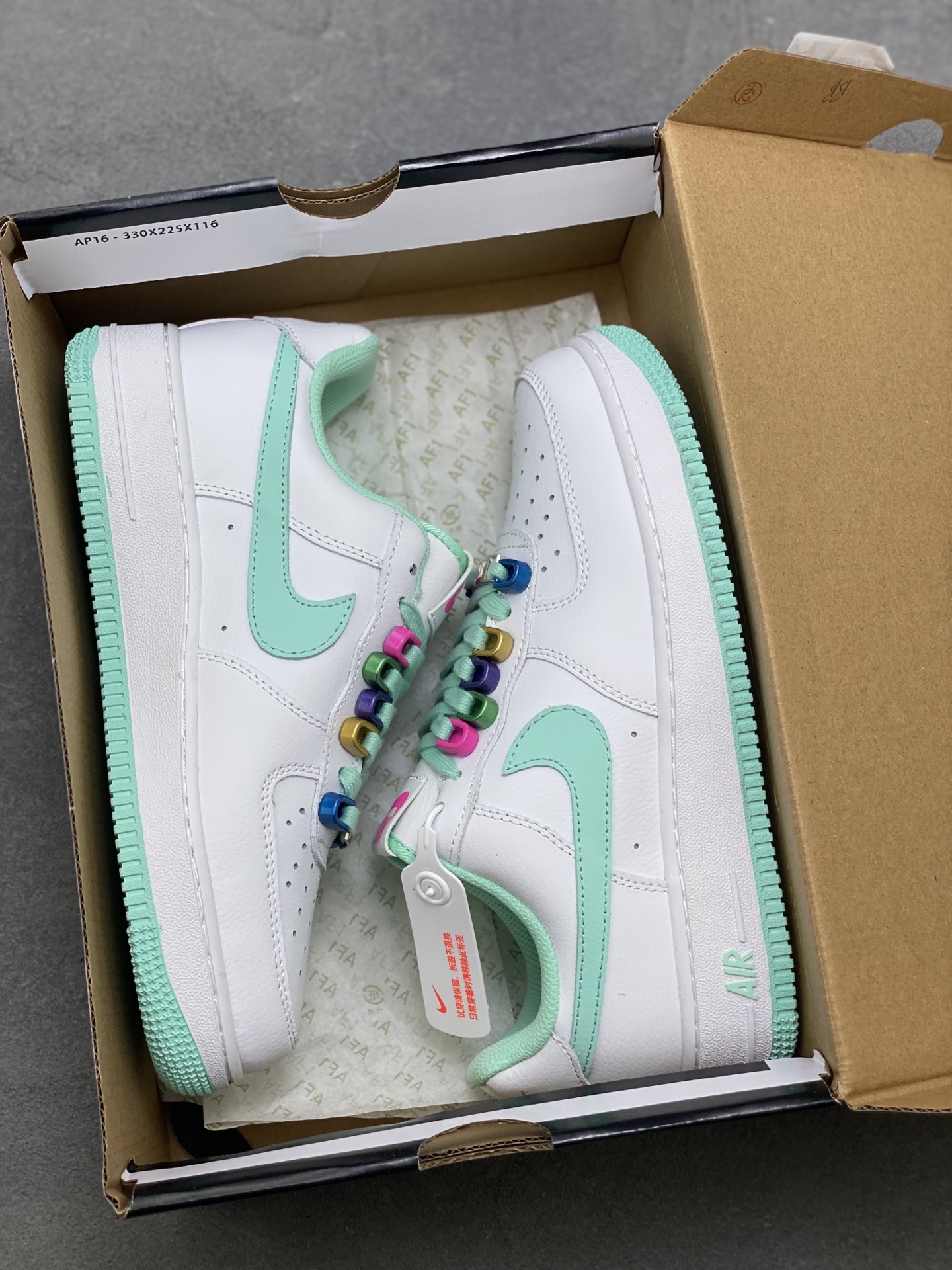 💰150
海外限量发售！公司级NIke Air Force 1 '07 Low 空军一号低帮 运动鞋 休闲鞋 折边针车 工艺难度大 原楦头原纸板 原装鞋盒 定制五金配件 内置全掌气垫 原厂鞋底 
货号:DH7561-107
Size：36 36.5 37.5 38 38.5 39 40 40.5 41 42 42.5 43 44 44.5 45