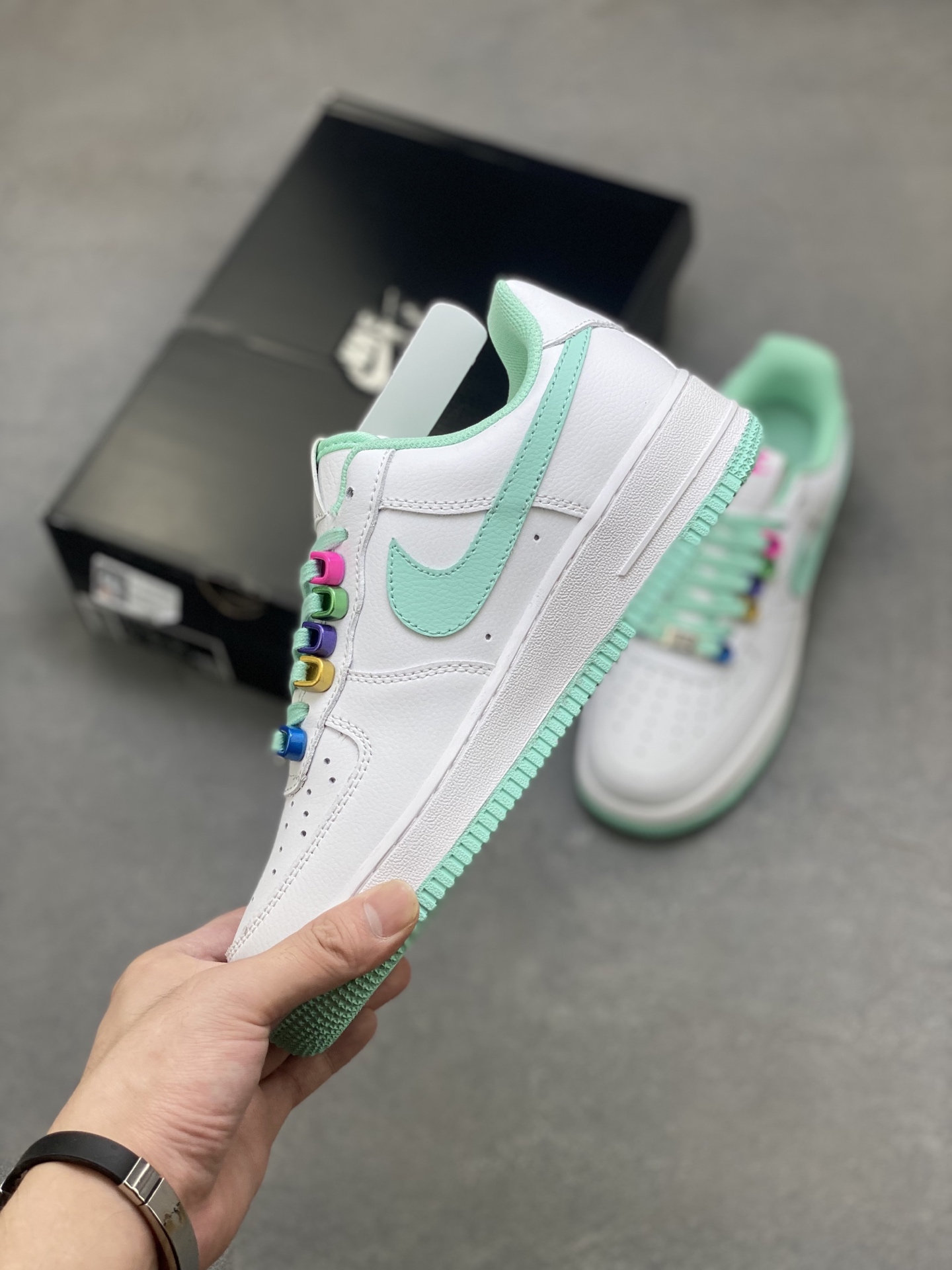 💰150
海外限量发售！公司级NIke Air Force 1 '07 Low 空军一号低帮 运动鞋 休闲鞋 折边针车 工艺难度大 原楦头原纸板 原装鞋盒 定制五金配件 内置全掌气垫 原厂鞋底 
货号:DH7561-107
Size：36 36.5 37.5 38 38.5 39 40 40.5 41 42 42.5 43 44 44.5 45