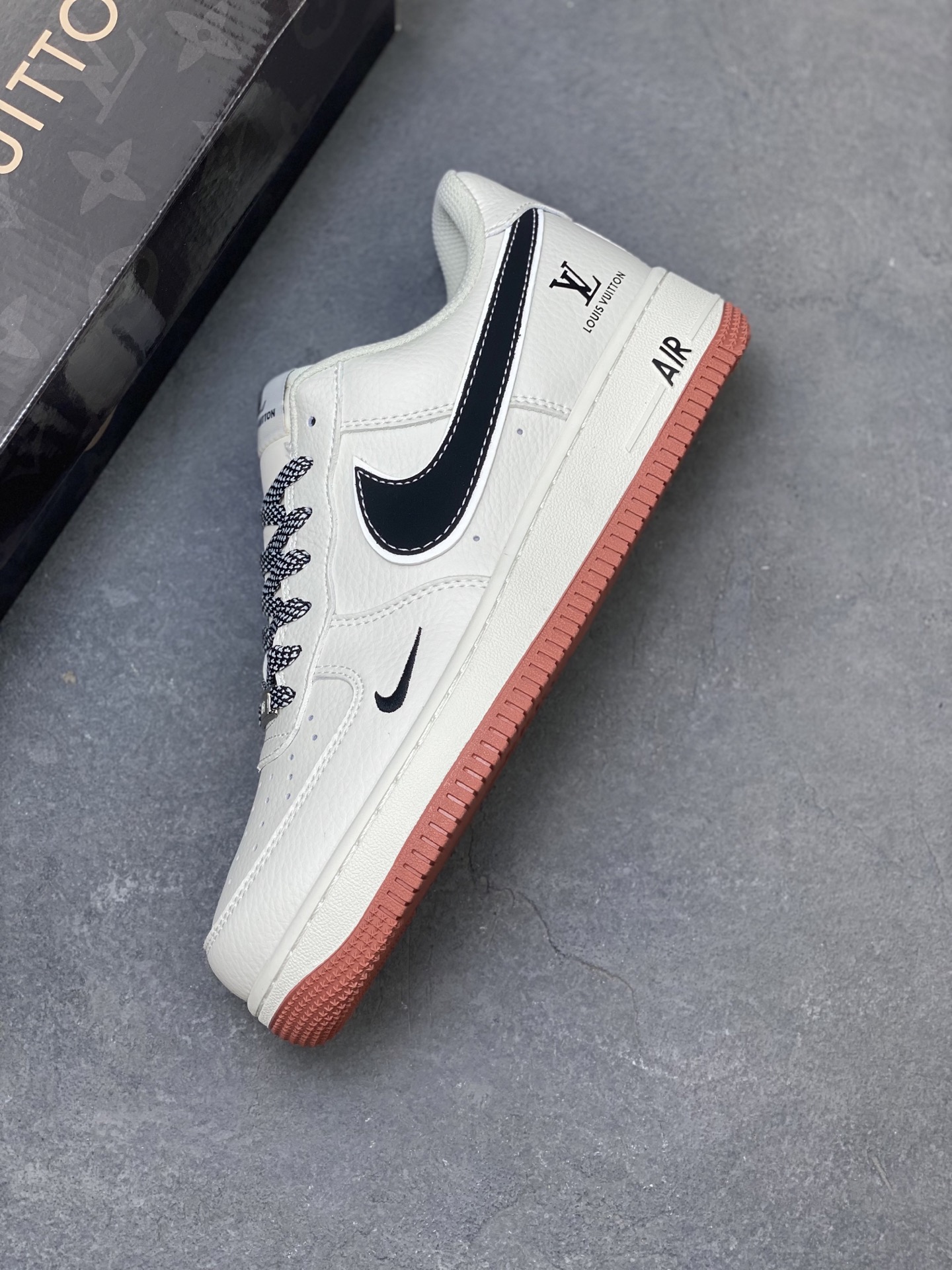 Nike Air Force 1 '07 Low Louis Vuitton Edition - Limited Release 8 i1754150520091 6320 0 6