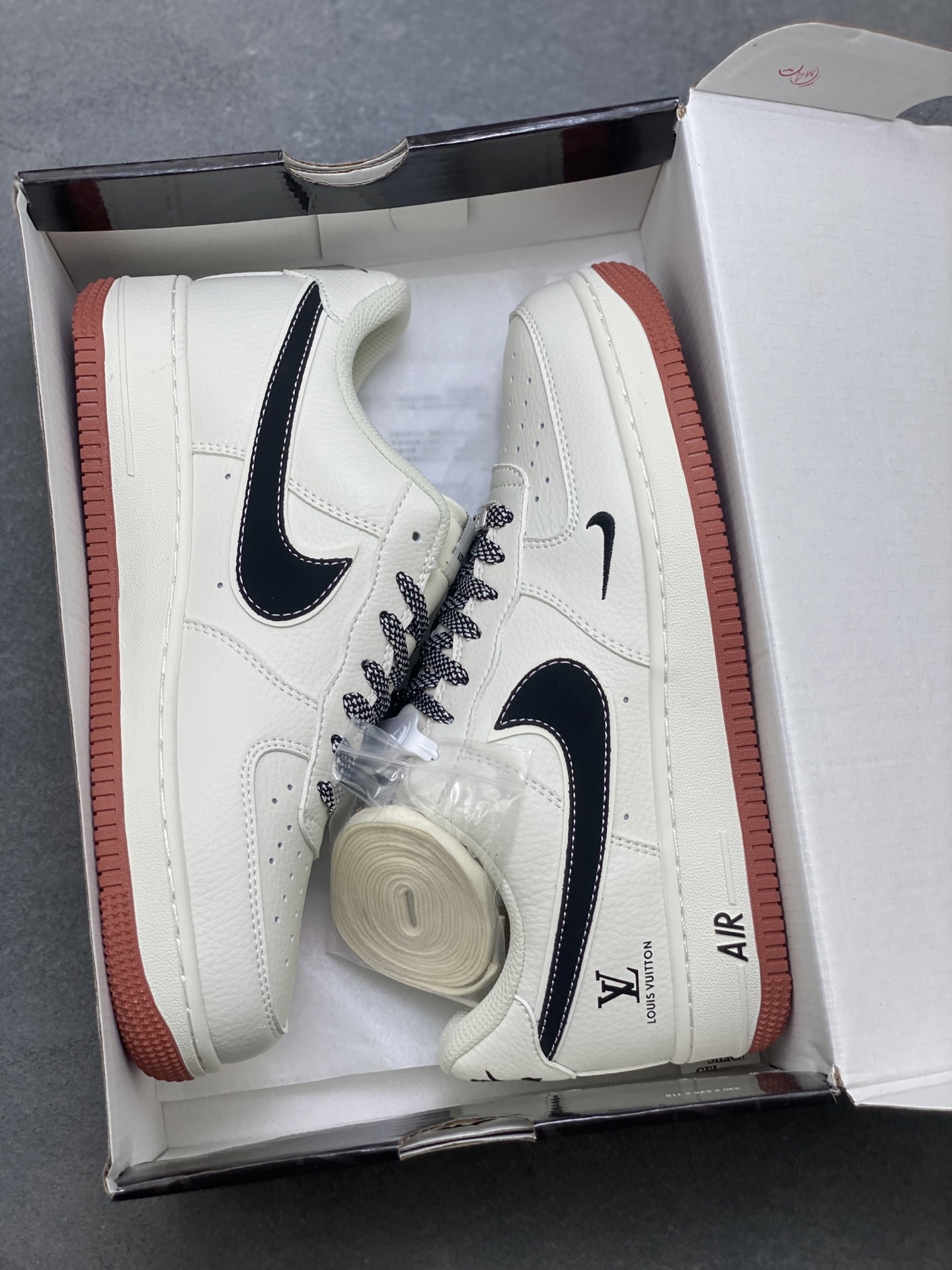 Nike Air Force 1 '07 Low Louis Vuitton Edition - Limited Release 10 i1754150520091 9981 0 8