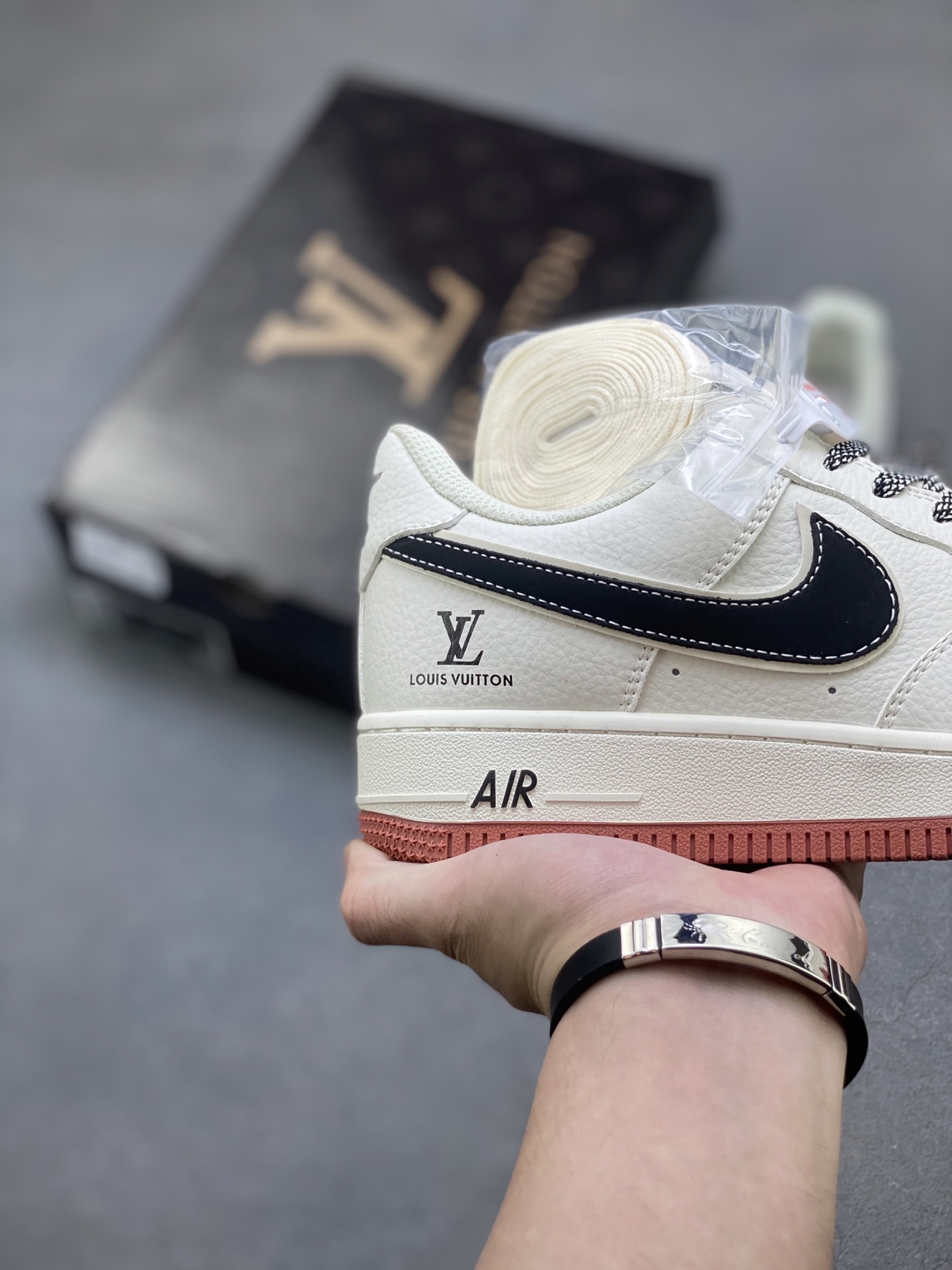 Nike Air Force 1 '07 Low Louis Vuitton Edition - Limited Release 6 i1754150520424 2958 0 4