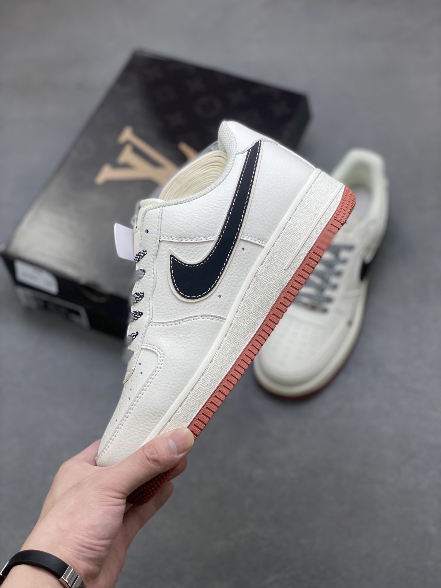 Nike Air Force 1 '07 Low Louis Vuitton Edition - Limited Release 4 i1754150520740 1336 0 2