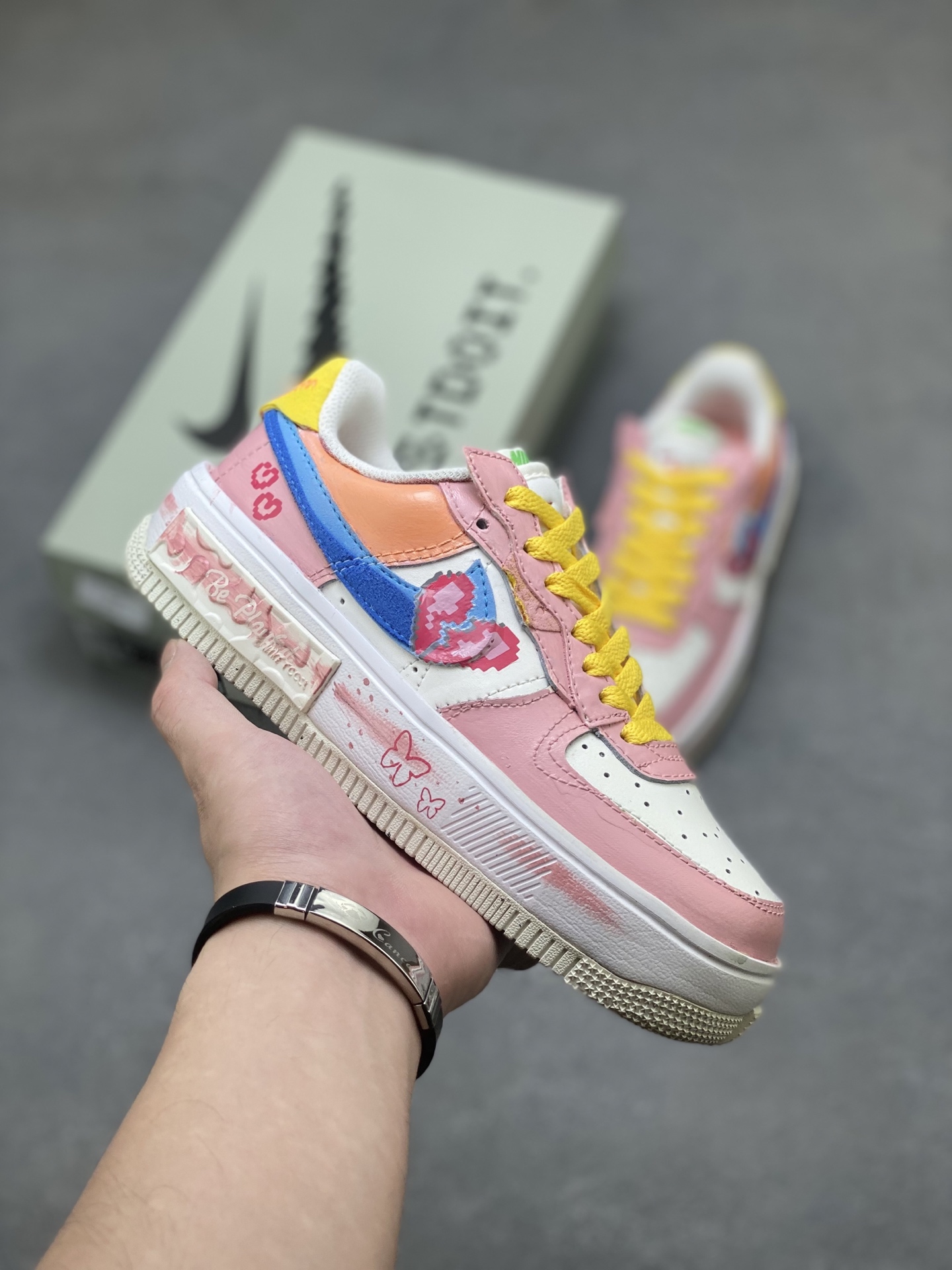 Nike Air Force 1 '07 Low Sneakers Pink Butterfly Design - Limited Edition 2 i1754150562343 9255 0 0