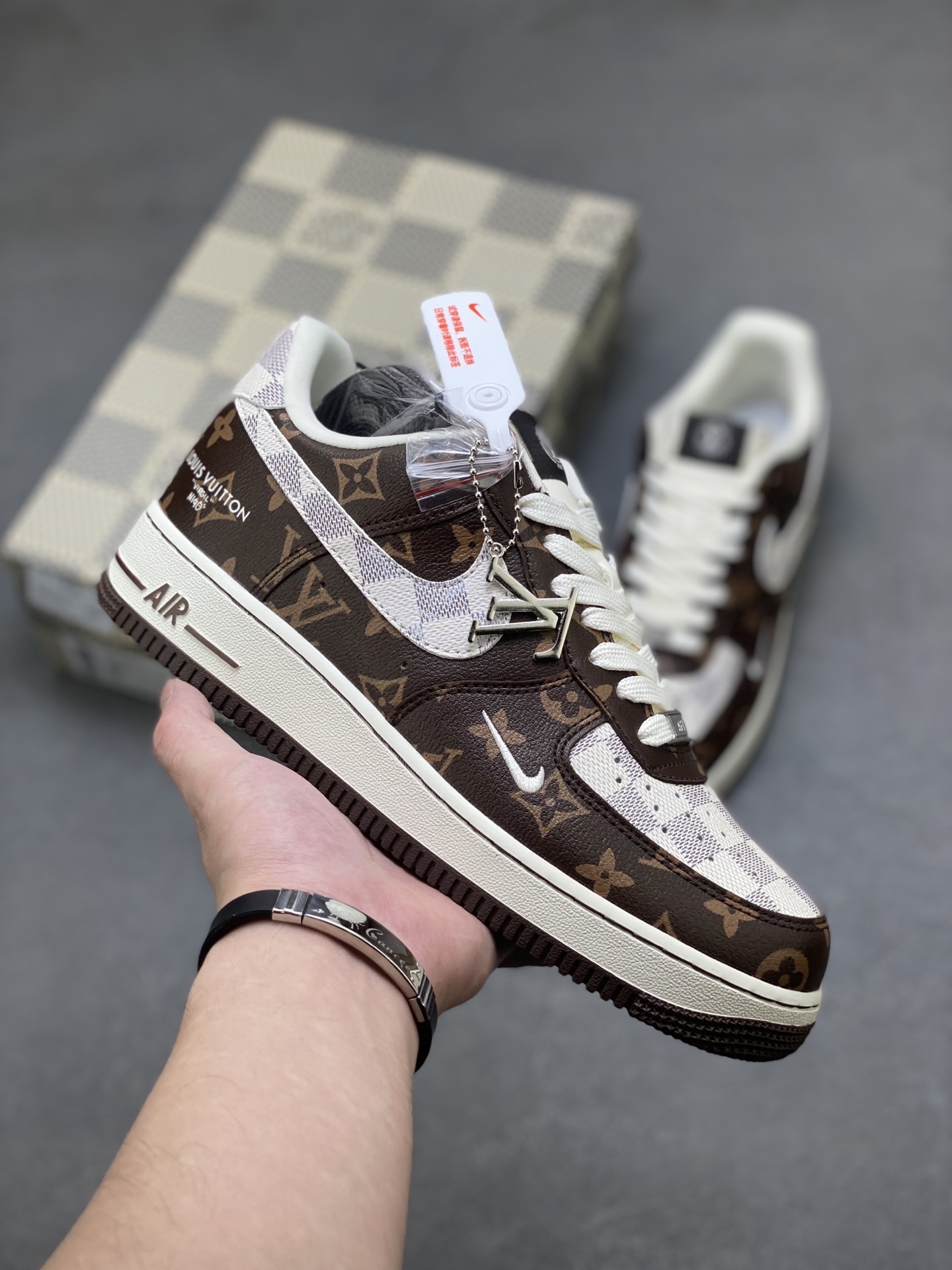 Nike Air Force 1 '07 Low Louis Vuitton Custom Sneakers - Limited Edition 2 i1754150604011 8987 0 0