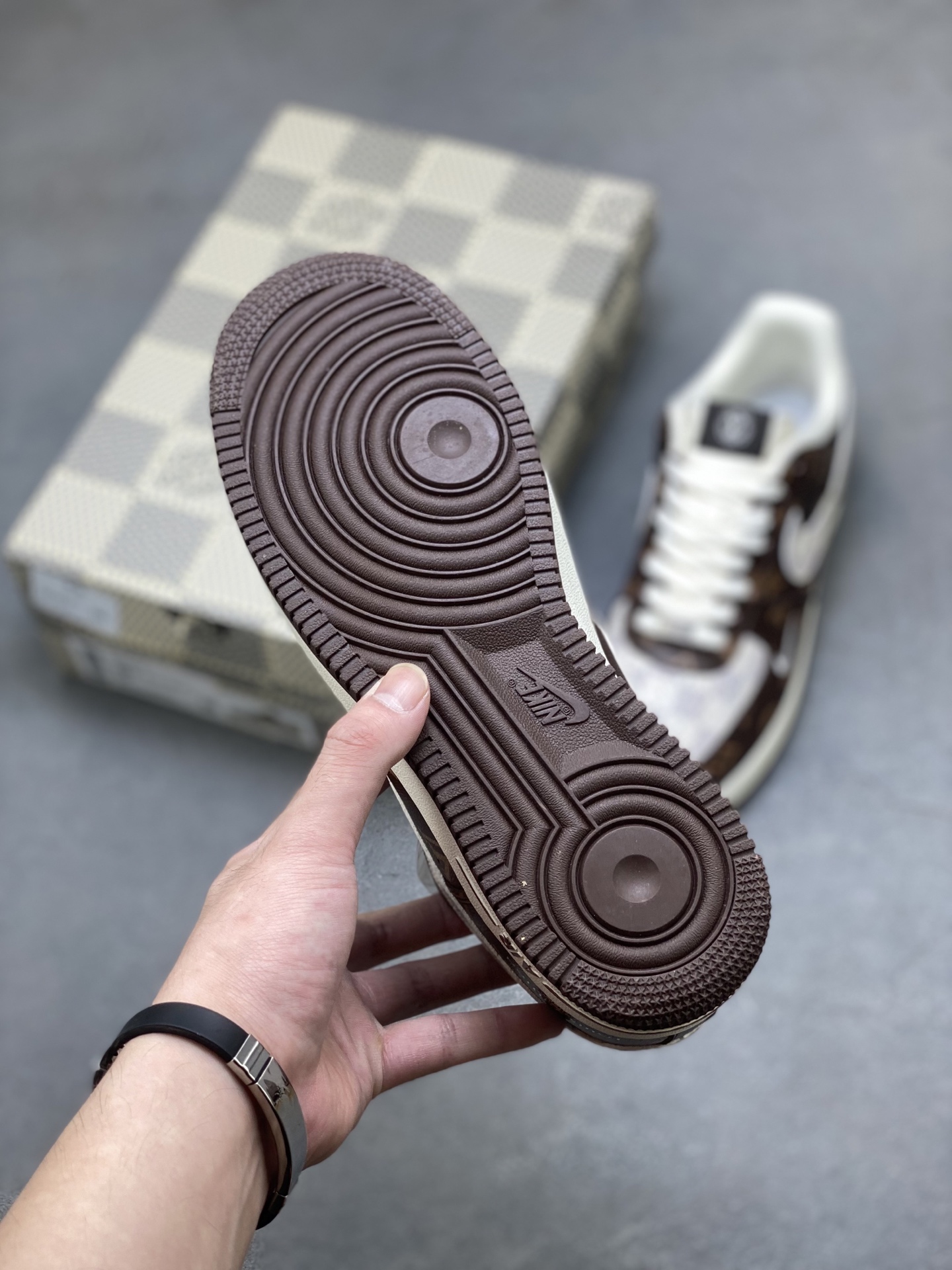 Nike Air Force 1 '07 Low Louis Vuitton Custom Sneakers - Limited Edition 7 i1754150605270 2907 0 5
