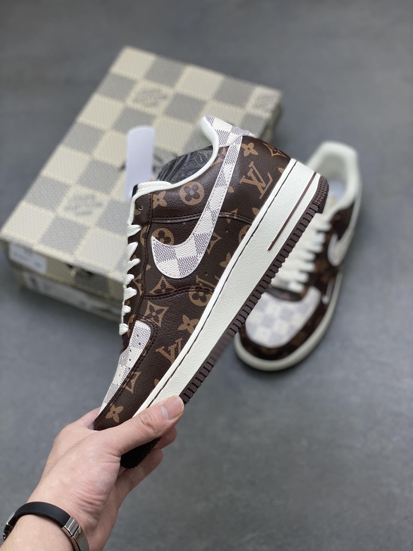 Nike Air Force 1 '07 Low Louis Vuitton Custom Sneakers - Limited Edition 4 i1754150608075 4661 0 2