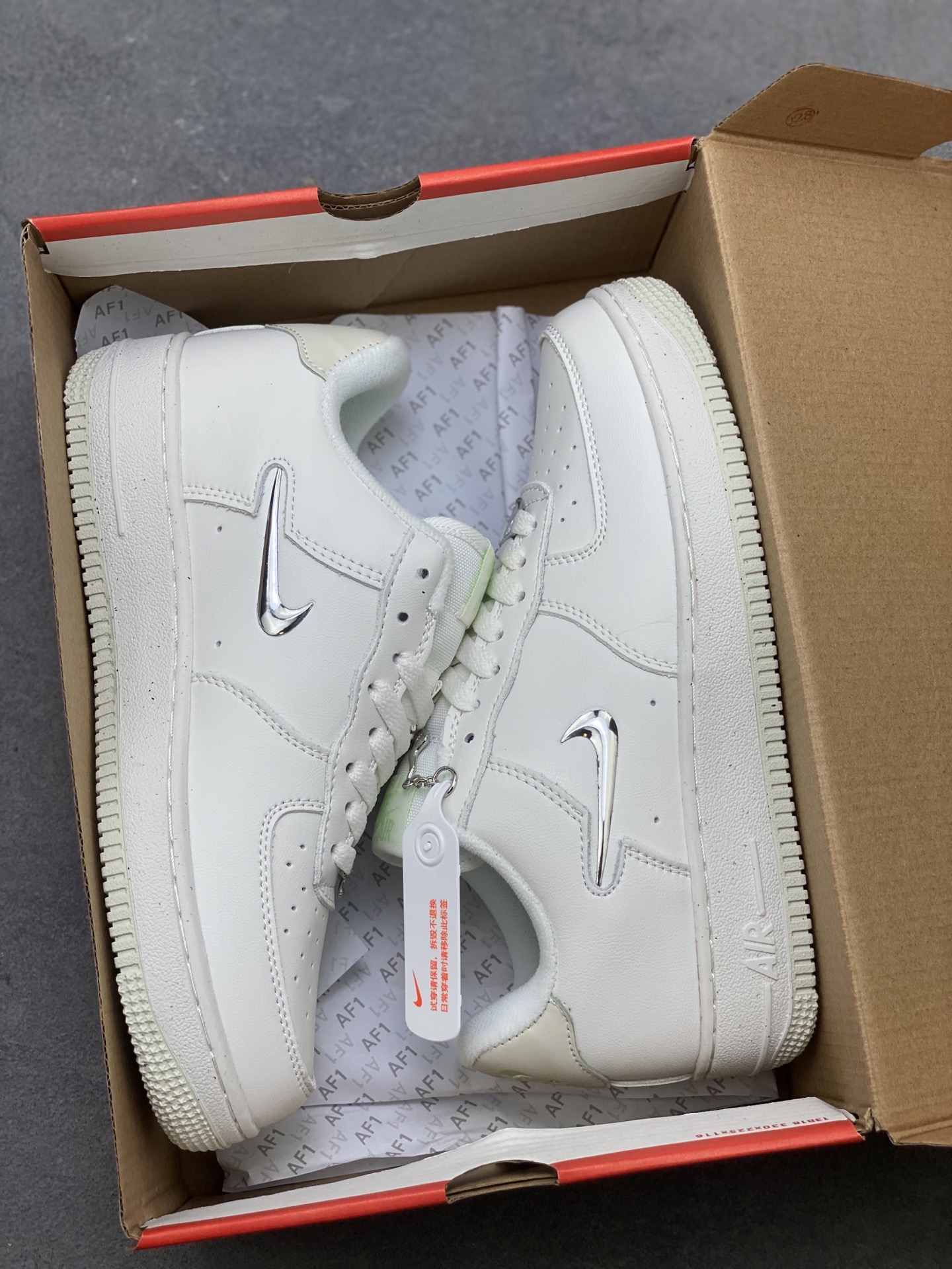 Nike Air Force 1 '07 Low White/Silver Casual Shoes For Men and Women 10 i1754150967951 792 0 8