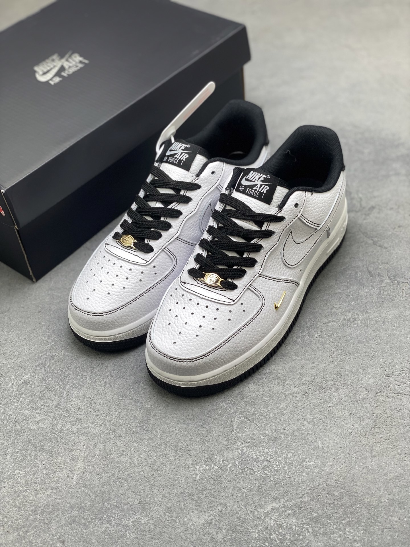 Nike Air Force 1 '07 Low White/Black Stitching Detail Sneaker(IB6543-101) 9 i1754323695071 5666 0 7