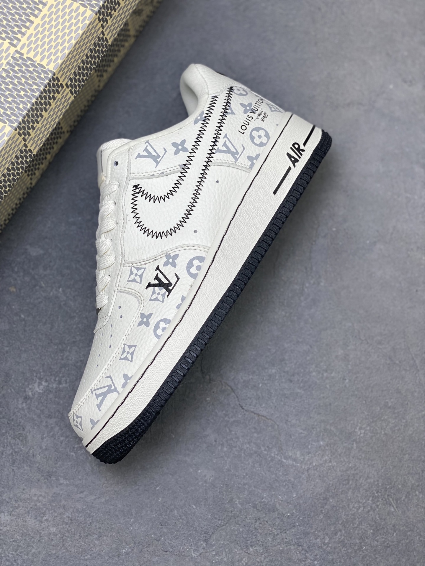 Nike Air Force 1 '07 Low Louis Vuitton Custom Sneakers Limited Edition 8 i1754323773933 3955 0 6
