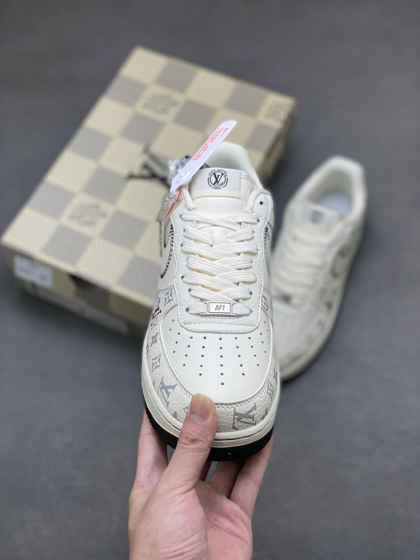 Nike Air Force 1 '07 Low Louis Vuitton Custom Sneakers Limited Edition 3 i1754323775518 2325 0 1