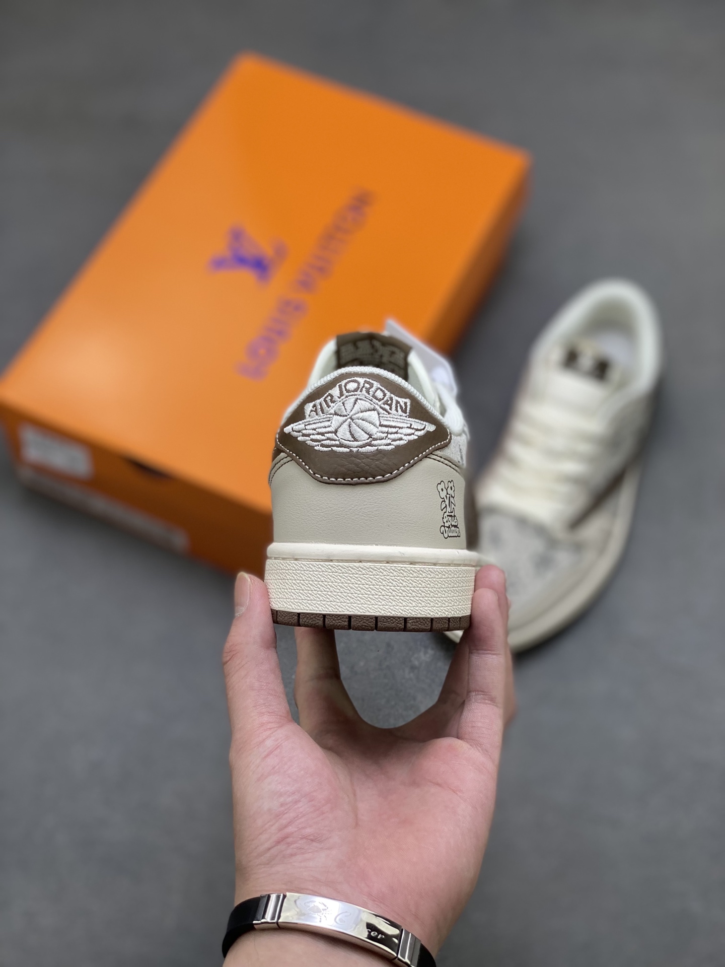 Nike Air Jordan 1 x Travis Scott Custom Low Sneakers 5 i1754324084185 665 0 3