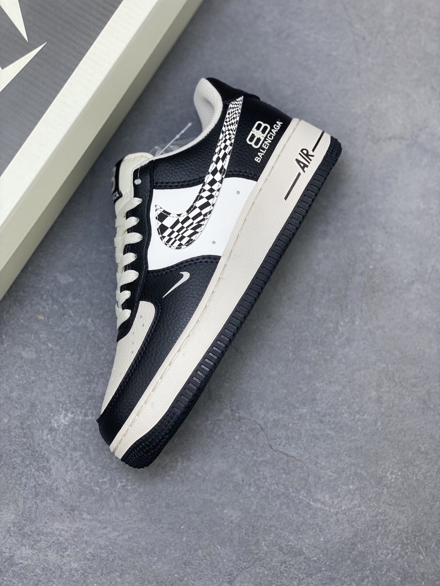 Nike Air Force 1 '07 Low Black and White Designer Sneakers 8 i1754505290242 3423 0 6