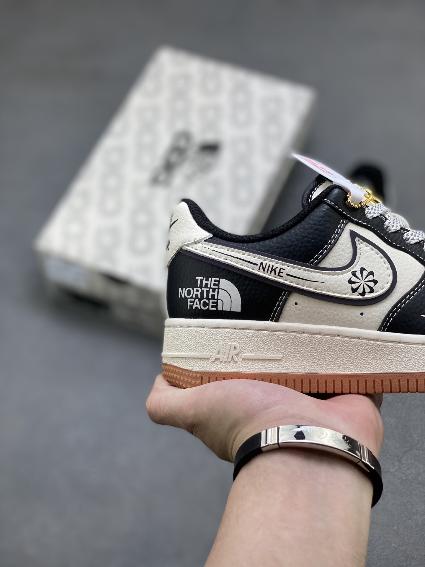 Nike Air Force 1 '07 Low Black/Cream Limited Edition Sneakers - Size 36-45 6 i1754670158719 734 0 4