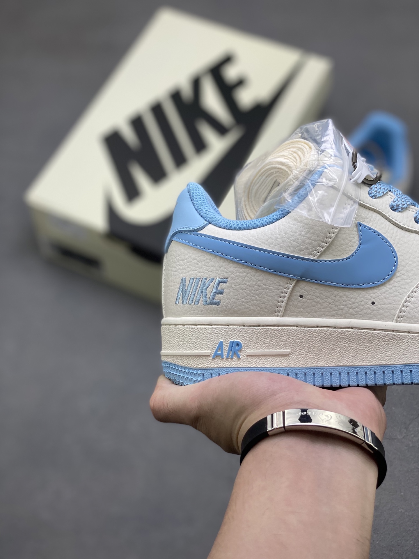 Nike Air Force 1 '07 Low Sneakers - Folded Stitching & Full-Length Air Cushion 6 i1754670207445 8937 0 4