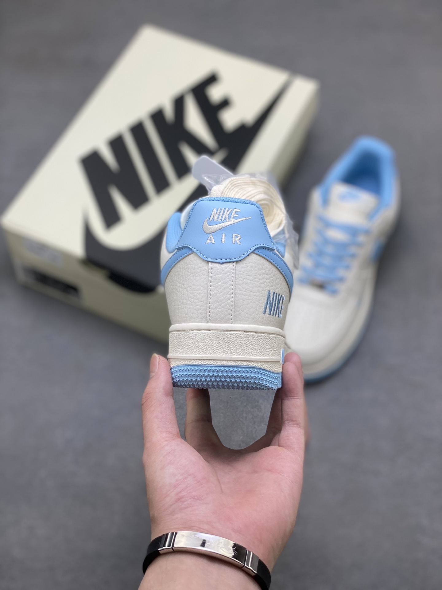 Nike Air Force 1 '07 Low Sneakers - Folded Stitching & Full-Length Air Cushion 5 i1754670216146 4177 0 3