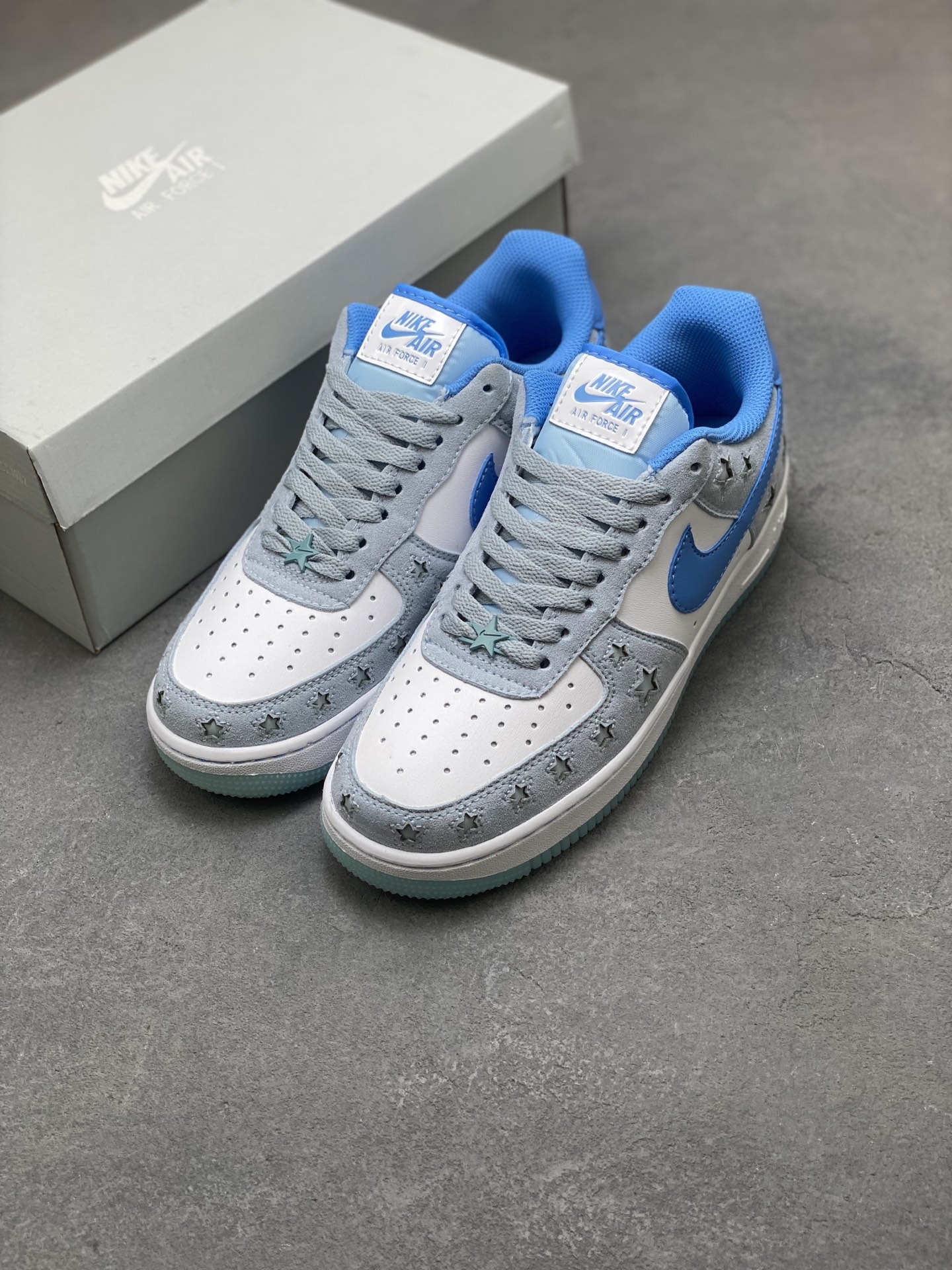 Nike Air Force 1 '07 Low Blue Star Sneakers HQ8051-400 Limited Edition 9 i1754670402616 7776 0 7