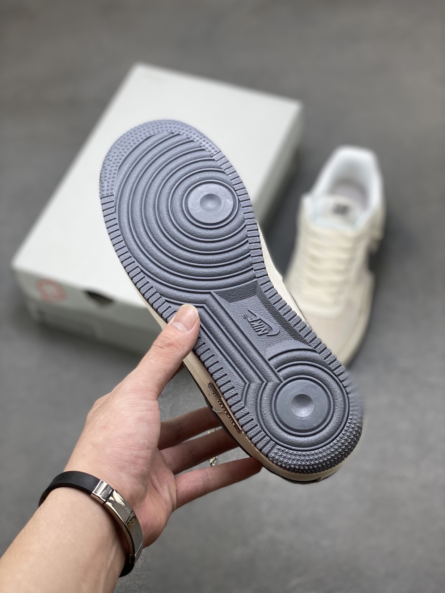 Nike Air Force 1 '07 Low Sneakers - Limited Edition, Premium Comfort 7 i1754670458530 9834 0 5
