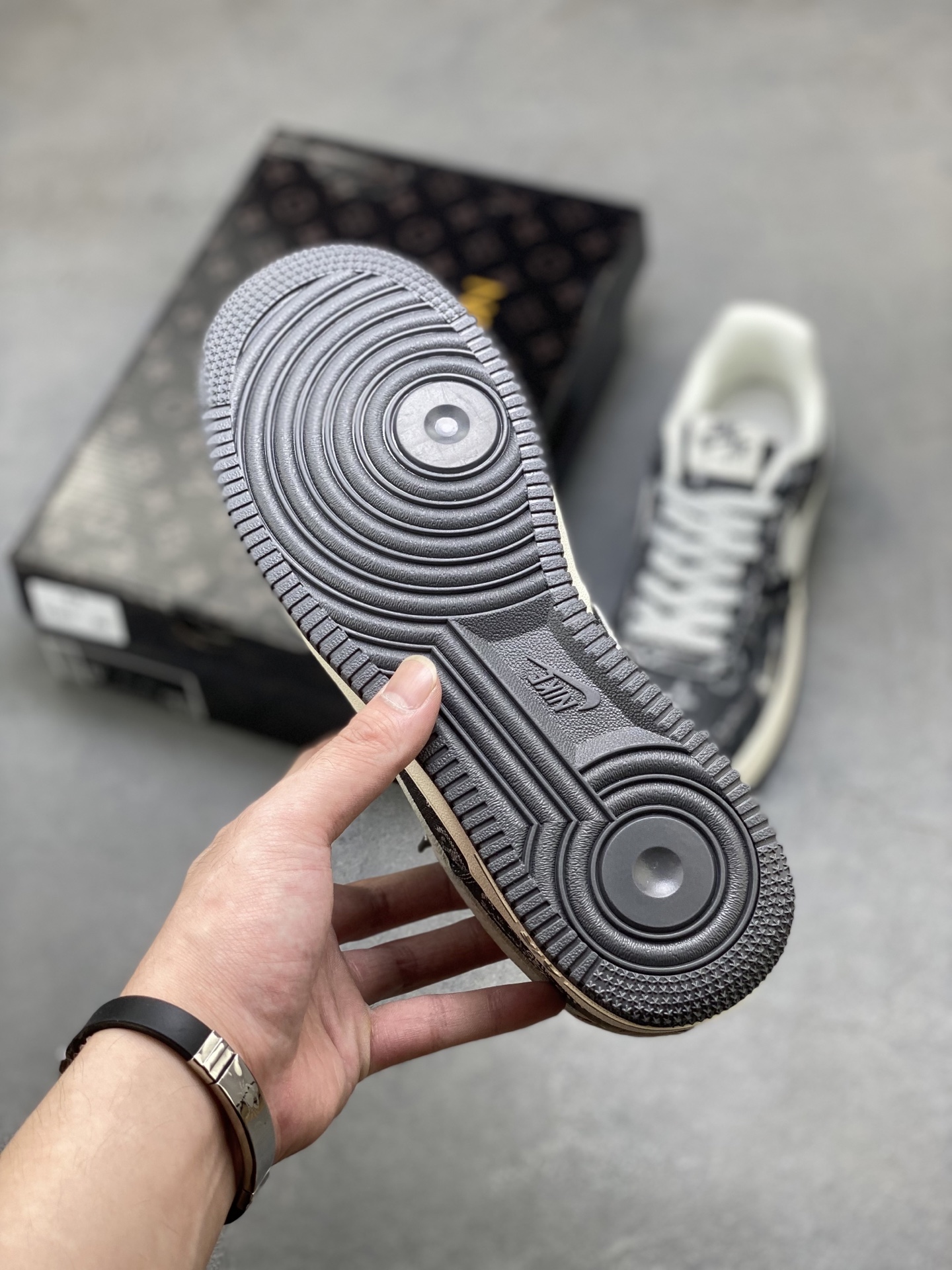 Nike Air Force 1 Low '07 Louis Vuitton Custom Sneakers Limited Edition 7 i1754756276270 222 0 5