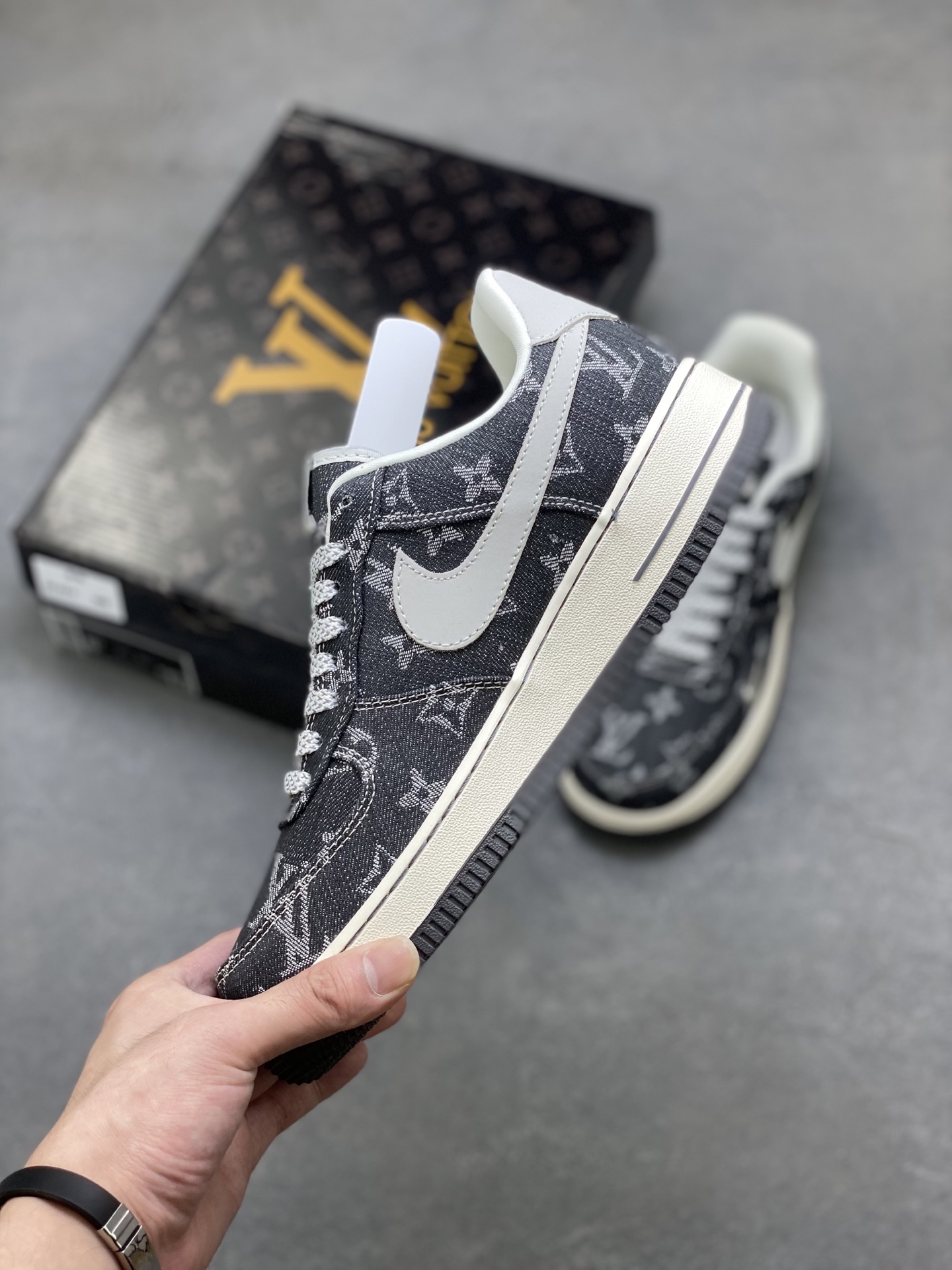 Nike Air Force 1 Low '07 Louis Vuitton Custom Sneakers Limited Edition 4 i1754756276331 6460 0 2