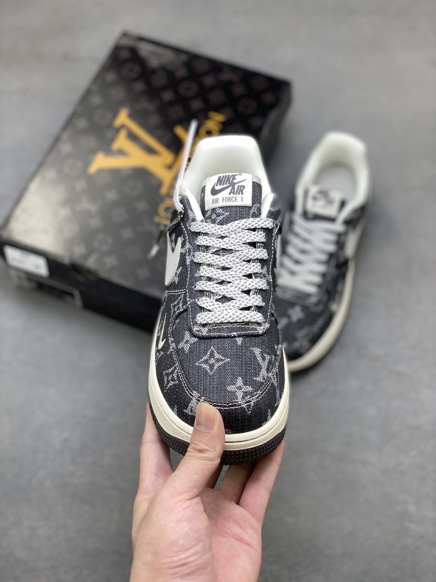 Nike Air Force 1 Low '07 Louis Vuitton Custom Sneakers Limited Edition 3 i1754756278446 6521 0 1