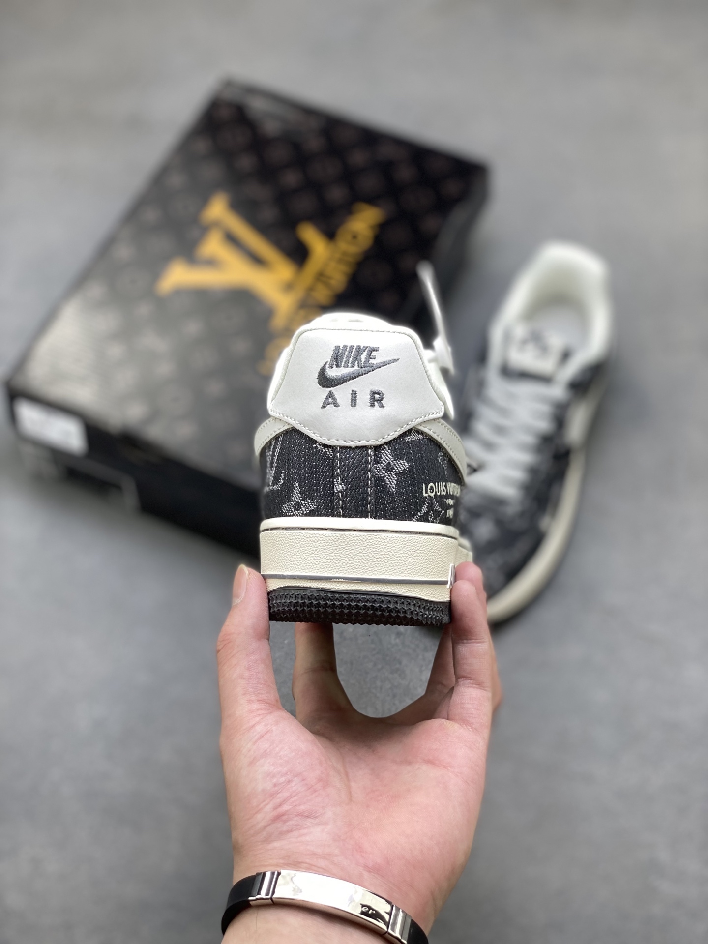 Nike Air Force 1 Low '07 Louis Vuitton Custom Sneakers Limited Edition 5 i1754756278462 1730 0 3