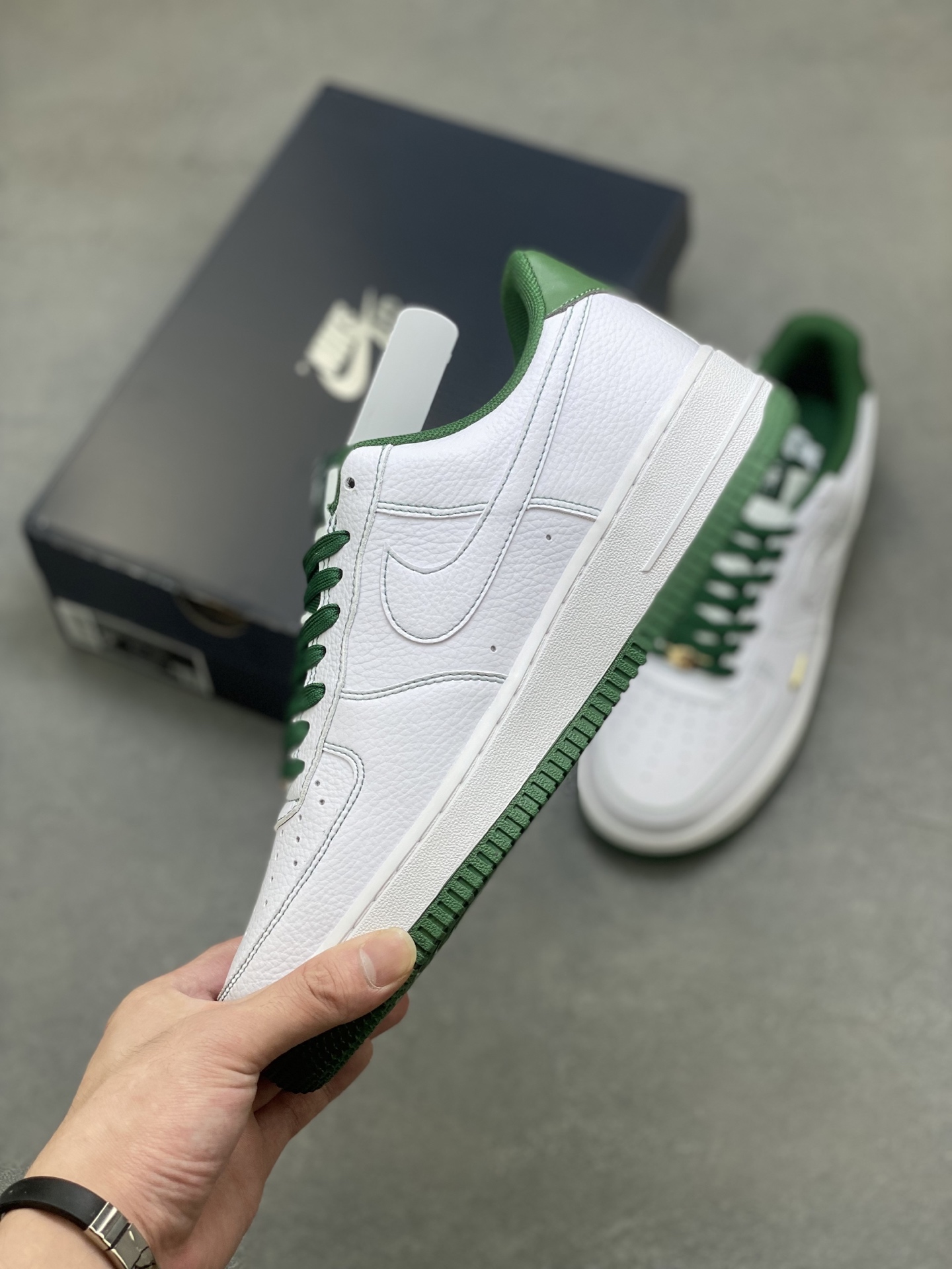 Nike Air Force 1 '07 Low White/Green Limited Edition Sneaker 4 i1754756357246 8484 0 2