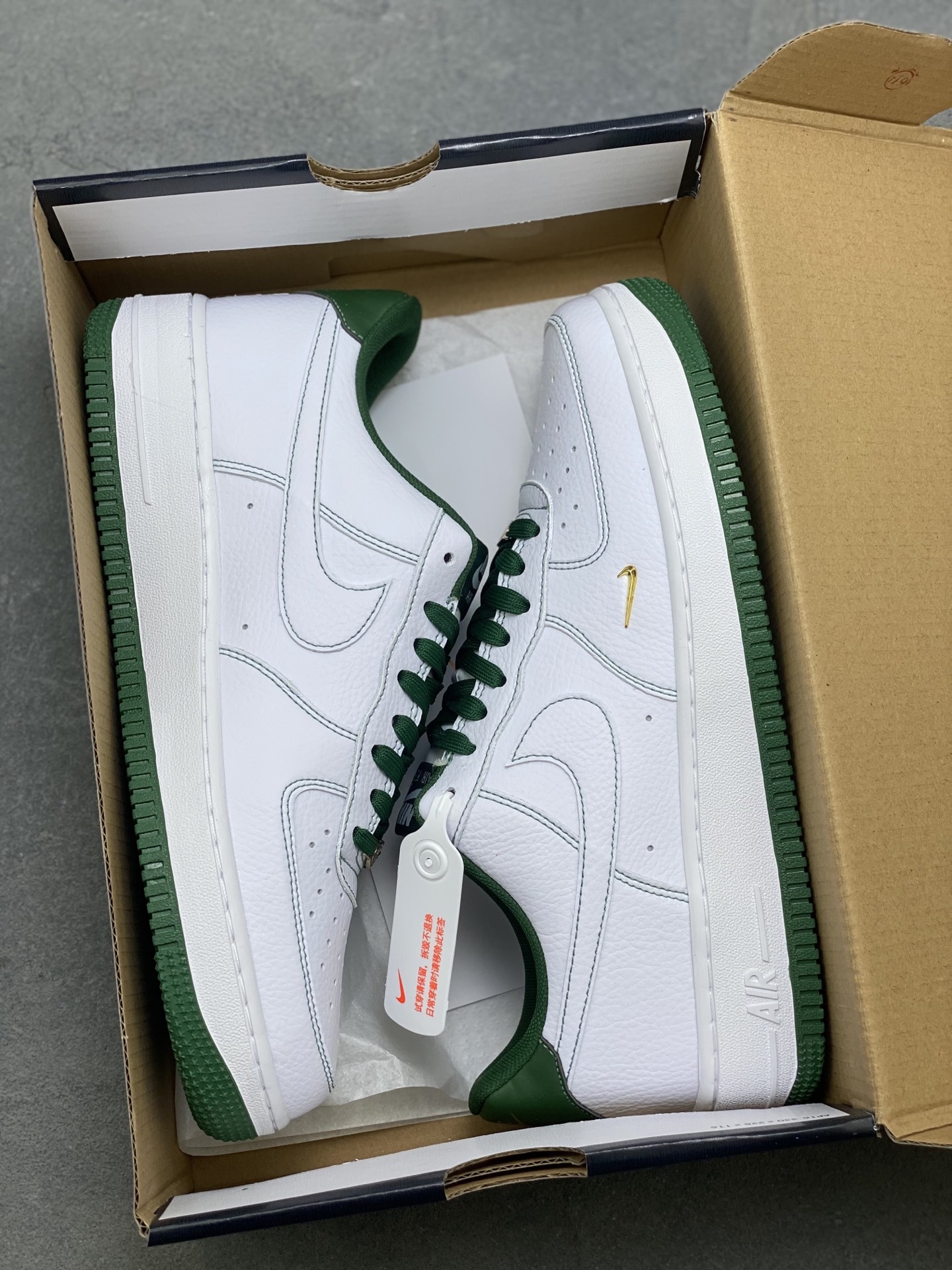 Nike Air Force 1 '07 Low White/Green Limited Edition Sneaker 10 i1754756358455 4117 0 8