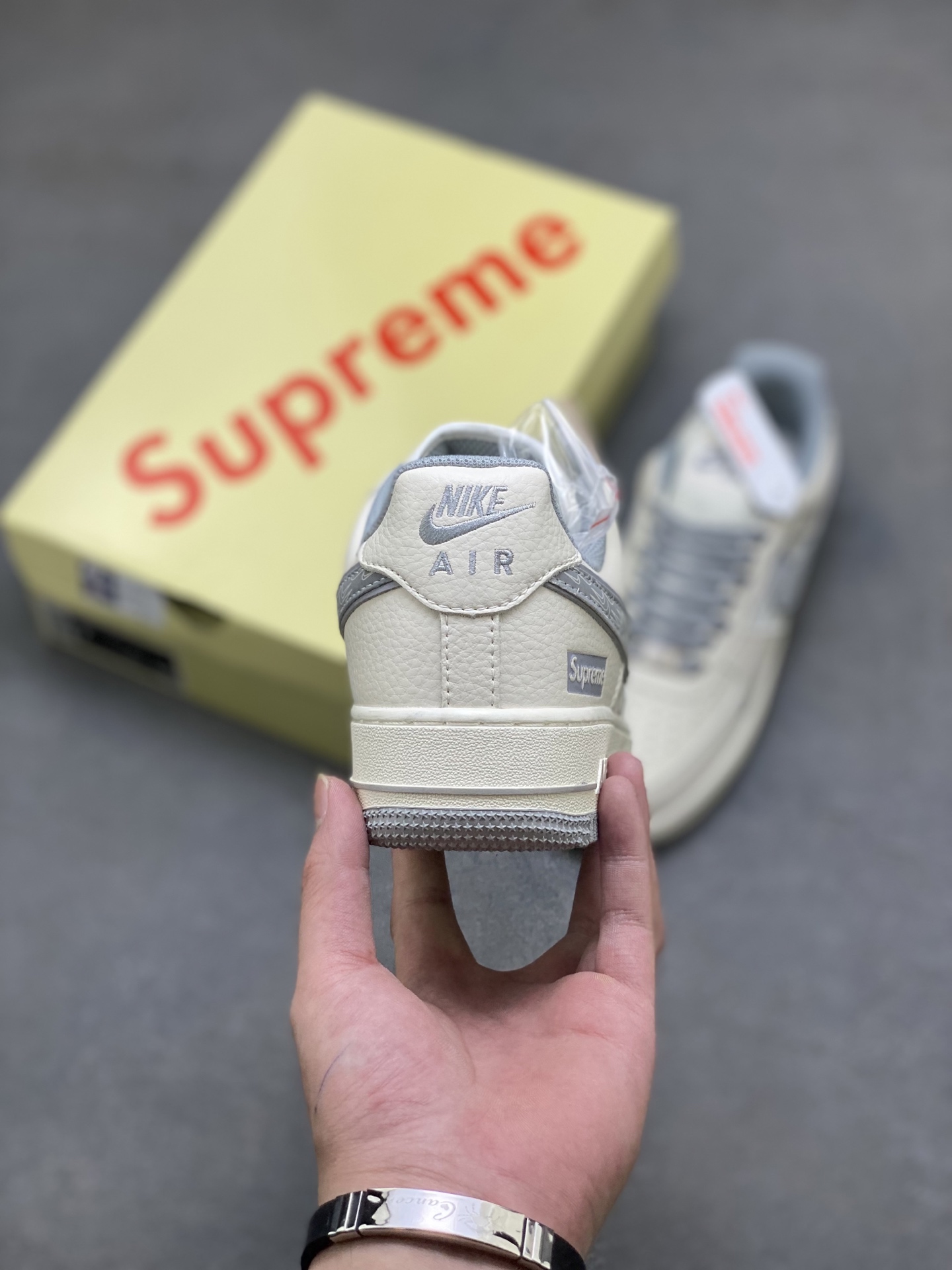 Nike Air Force 1 '07 Low Supreme Sneakers Limited Edition - XX3168-147 5 i1754940923738 8237 0 3