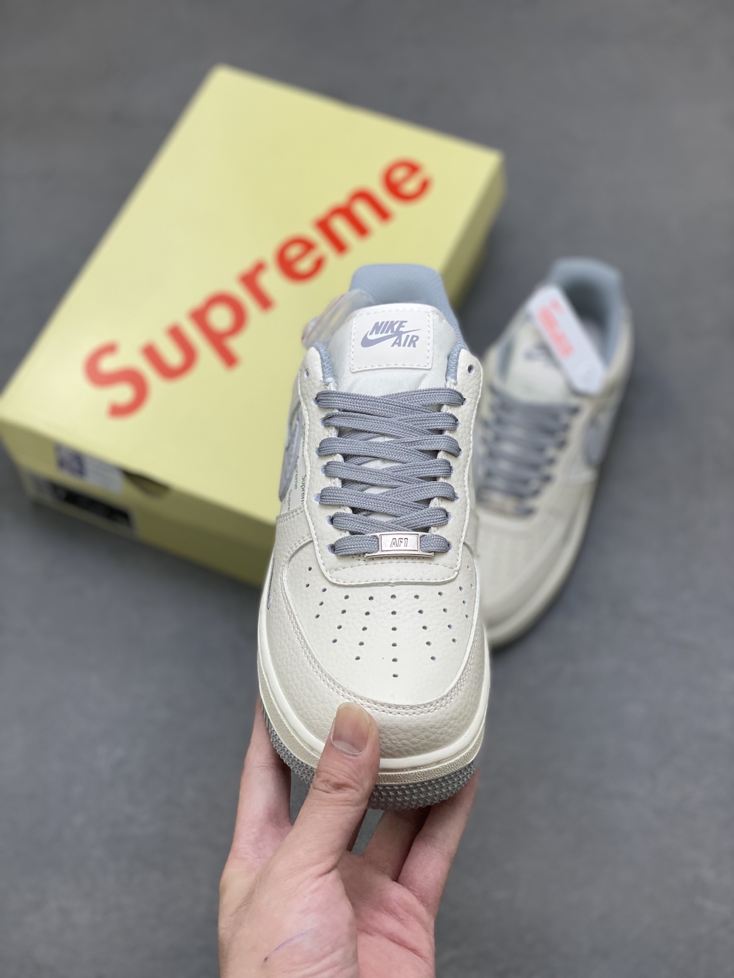 Nike Air Force 1 '07 Low Supreme Sneakers Limited Edition - XX3168-147 3 i1754940923843 1121 0 1