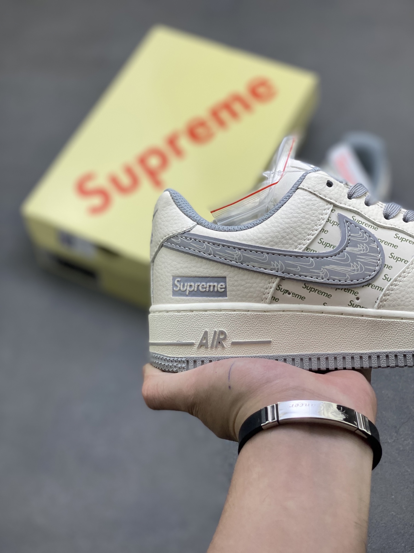 Nike Air Force 1 '07 Low Supreme Sneakers Limited Edition - XX3168-147 6 i1754940925636 3771 0 4