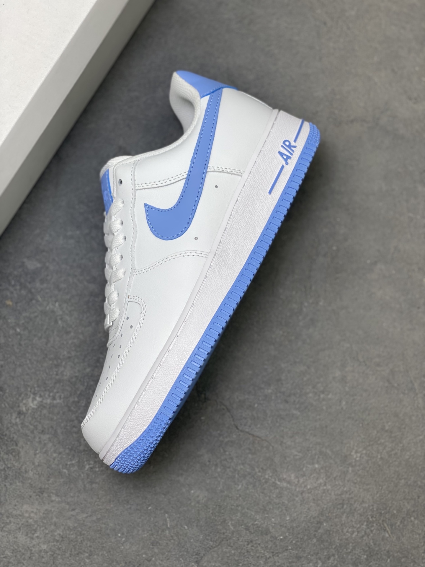 Nike Air Force 1 '07 Low White/University Blue Casual Sneakers 8 i1754942179769 1184 0 6