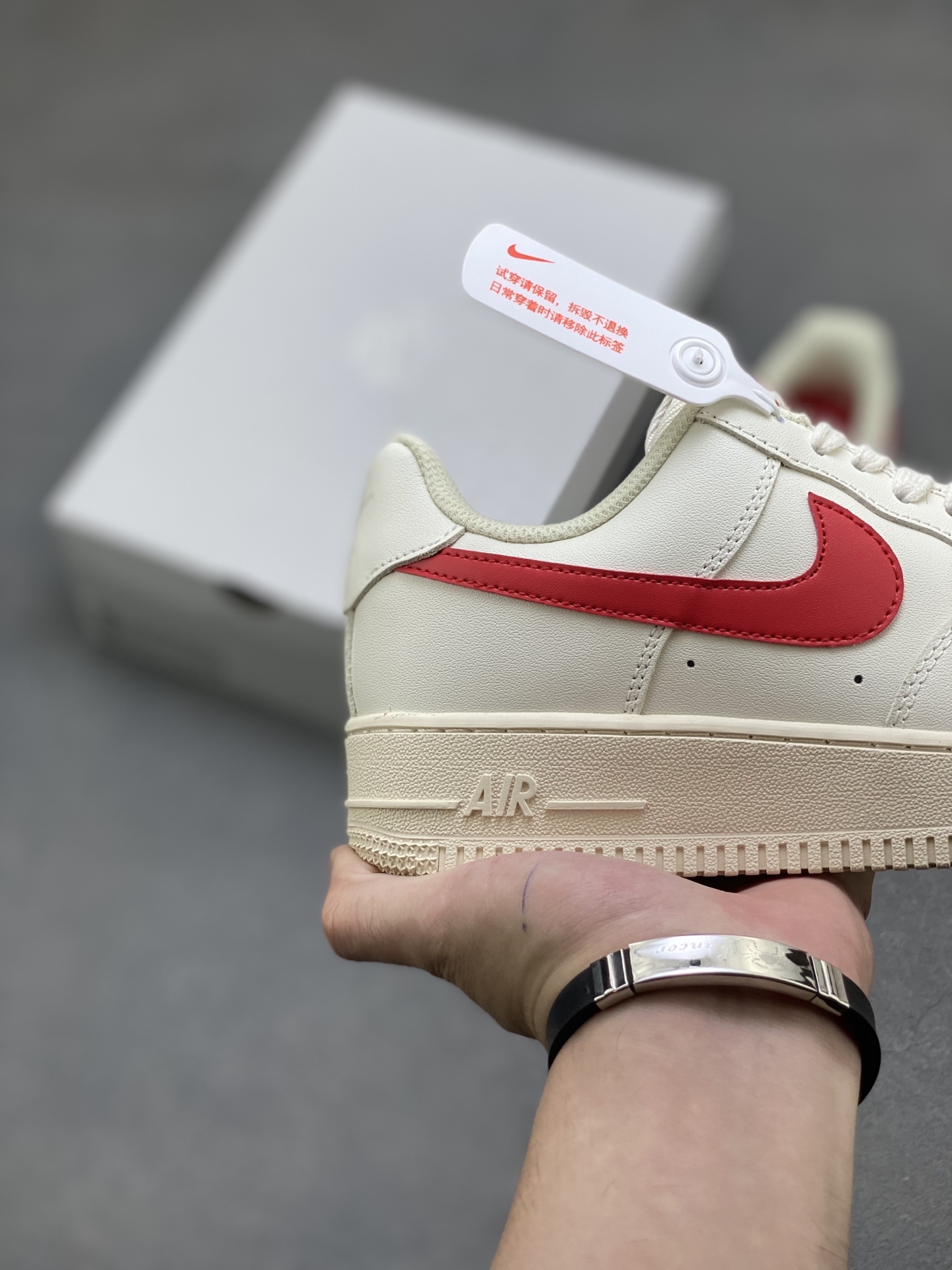 Nike Air Force 1 '07 Low Sneakers - Cream/Red, Full-Length Air Cushion 6 i1754942394856 6463 0 4