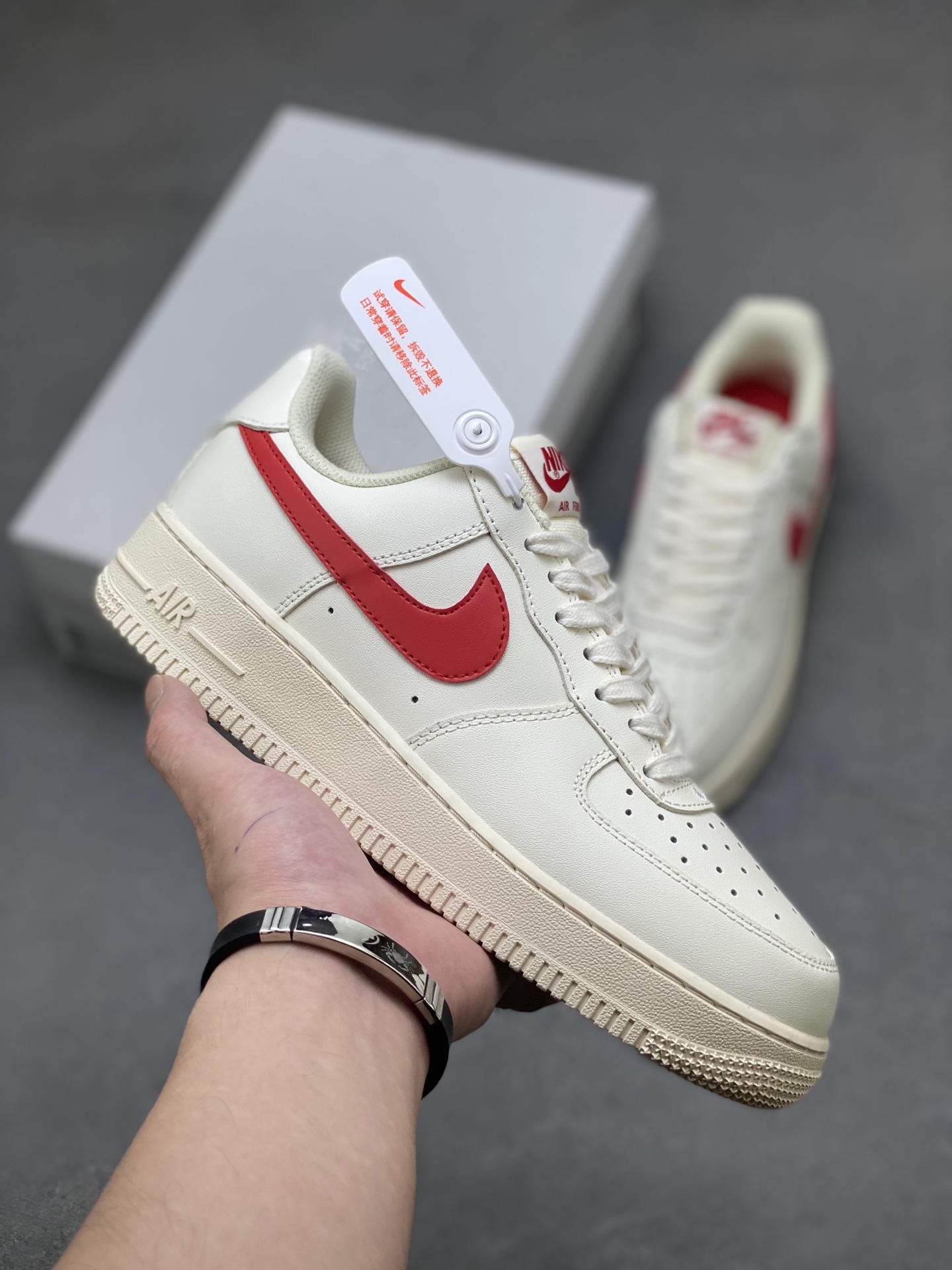 Nike Air Force 1 '07 Low Sneakers - Cream/Red, Full-Length Air Cushion 2 i1754942395145 4249 0 0