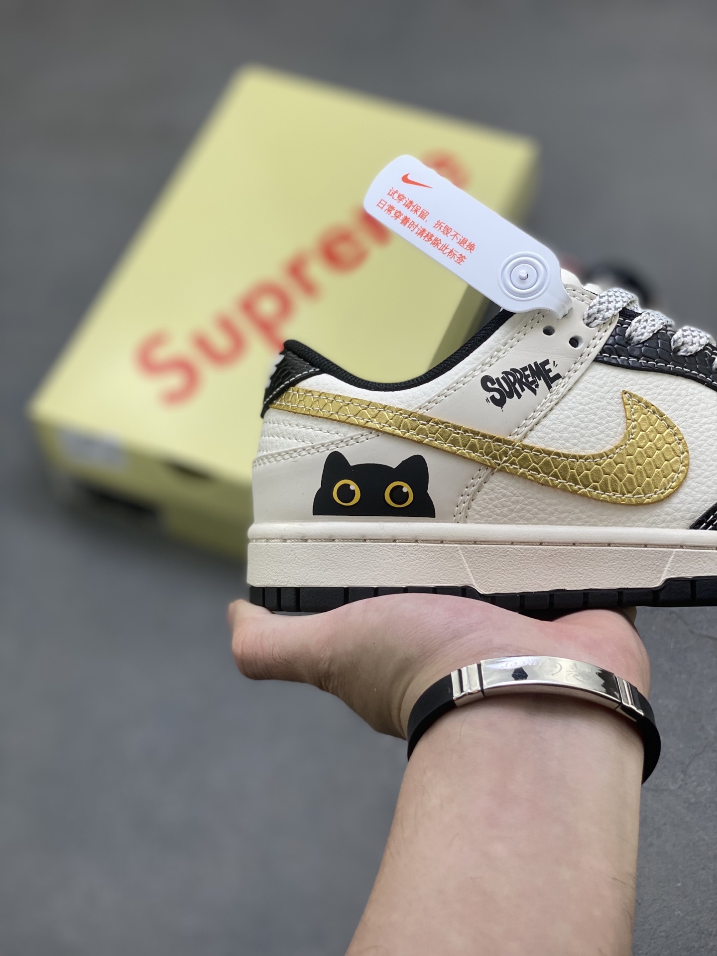 Nike Dunk Low Retro "DIY Custom" - Premium Materials, Unique Design 6 i1755101304101 1736 0 4