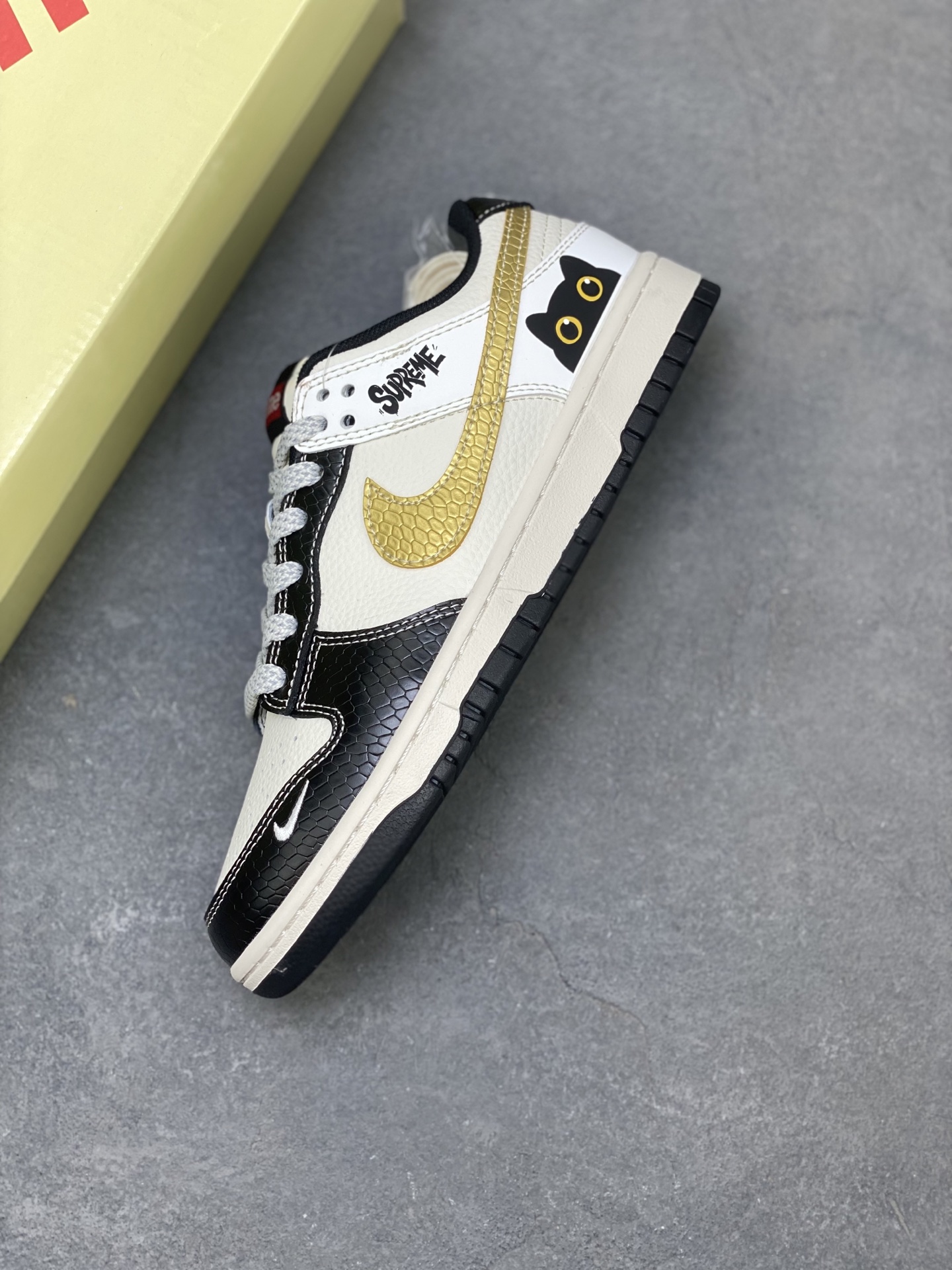 Nike Dunk Low Retro "DIY Custom" - Premium Materials, Unique Design 8 i1755101305434 3686 0 6