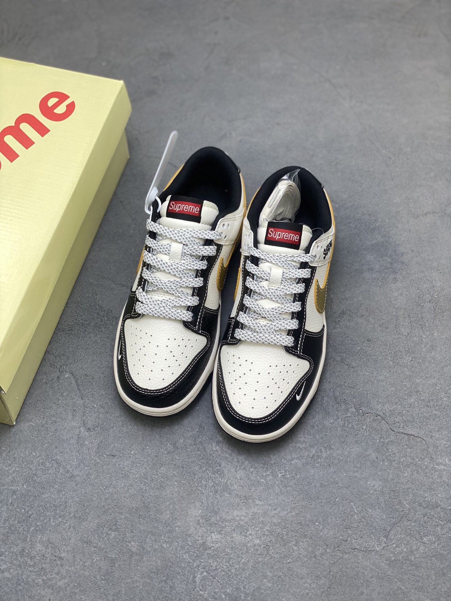 Nike Dunk Low Retro "DIY Custom" - Premium Materials, Unique Design 9 i1755101308954 1374 0 7