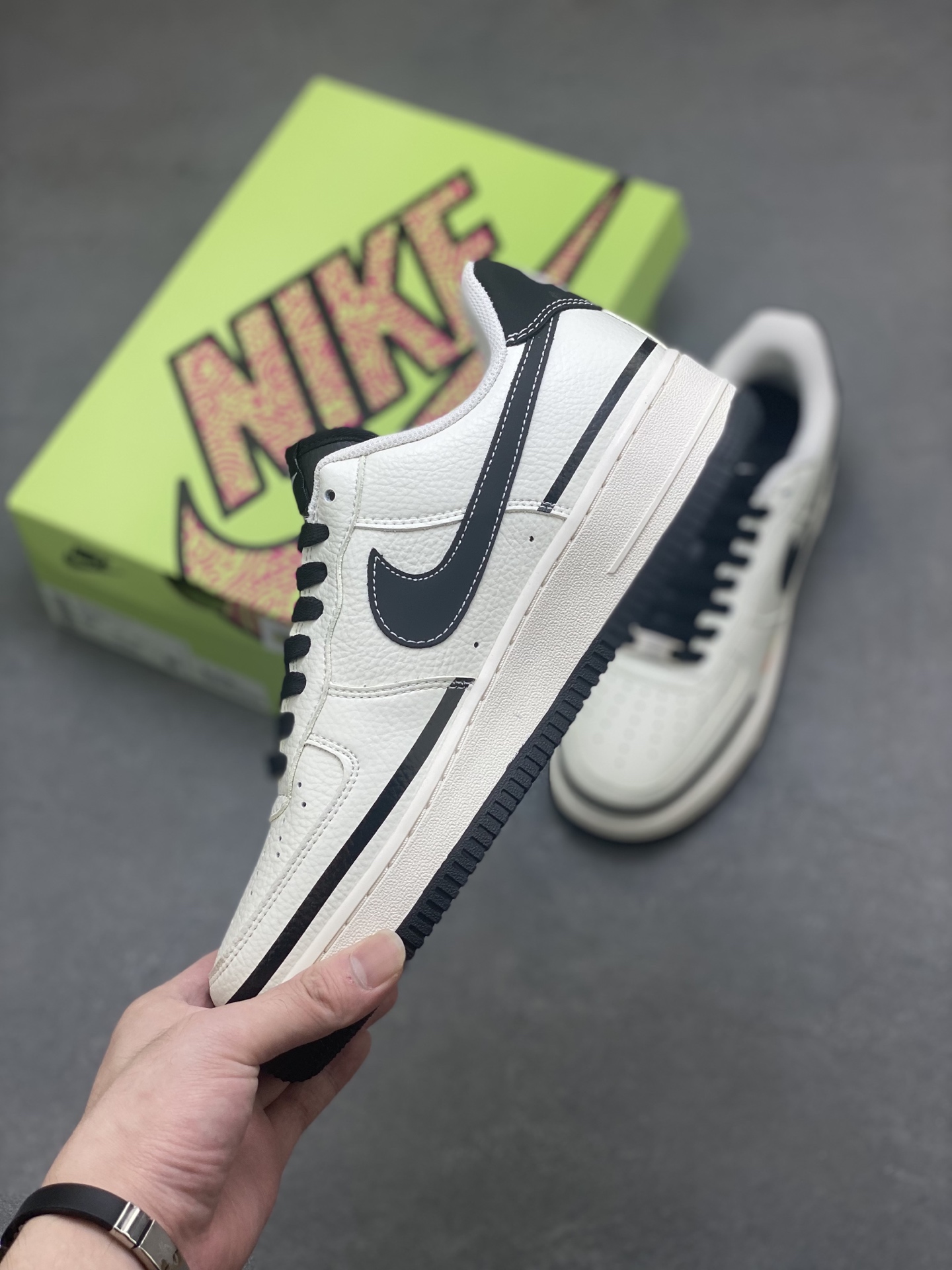 Nike Air Force 1 '07 Low White/Black Limited Edition Sneakers KX2532-503 4 i1755275853571 3070 0 2