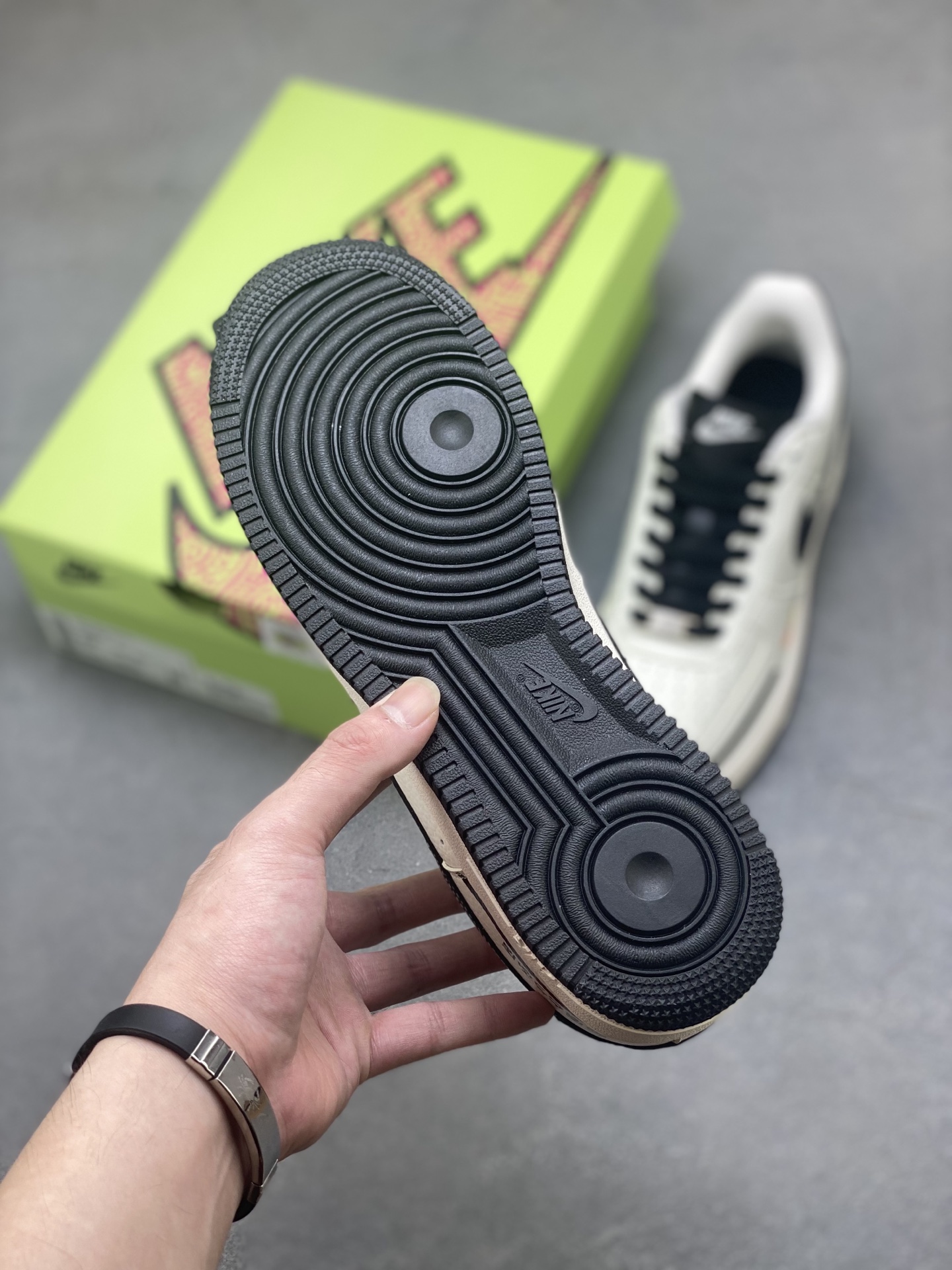 Nike Air Force 1 '07 Low White/Black Limited Edition Sneakers KX2532-503 7 i1755275864849 2595 0 5