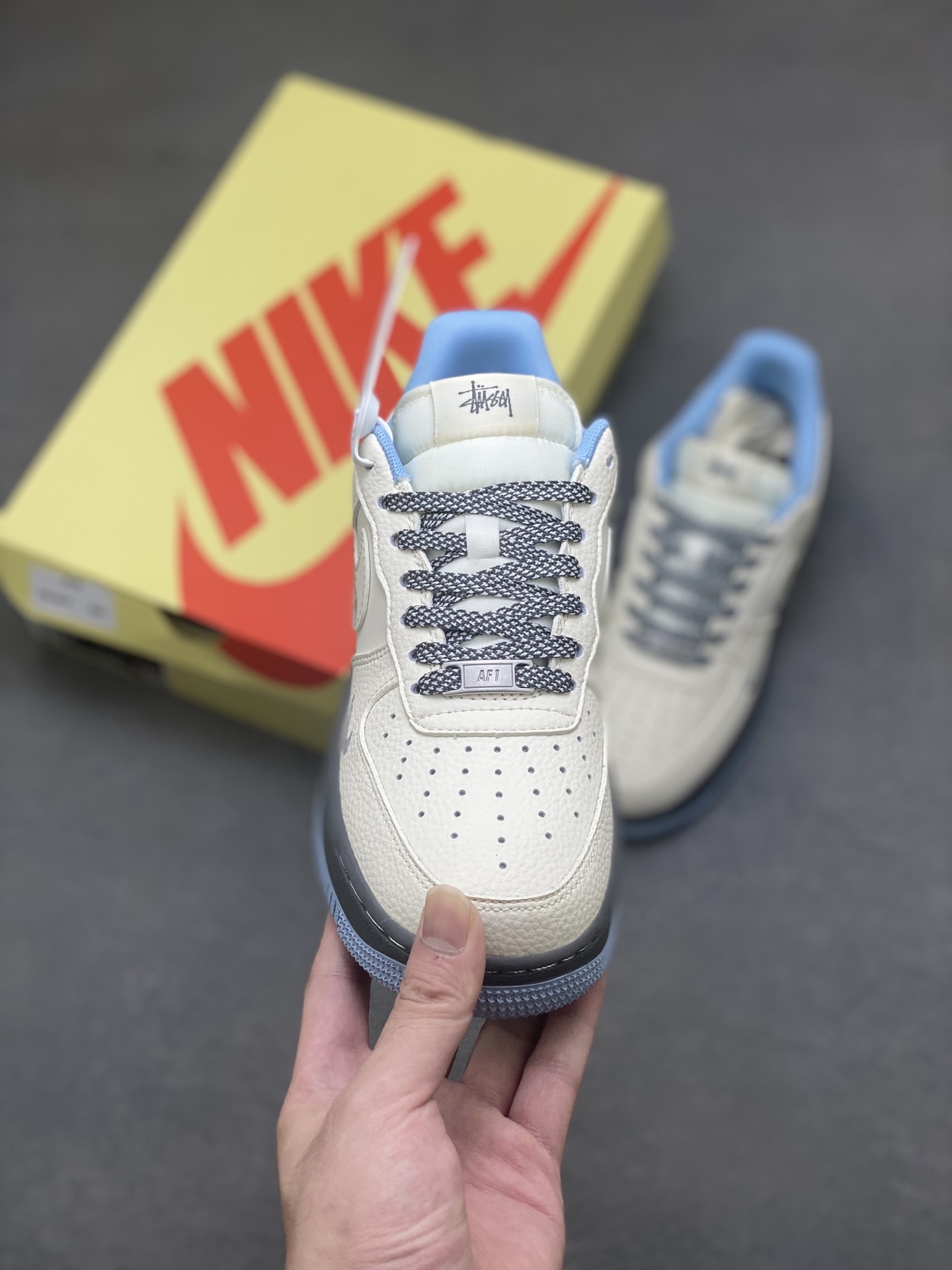 Nike Air Force 1 '07 Low Sneakers - Limited Edition, Comfortable and Stylish 3 i1755275973059 7967 0 1