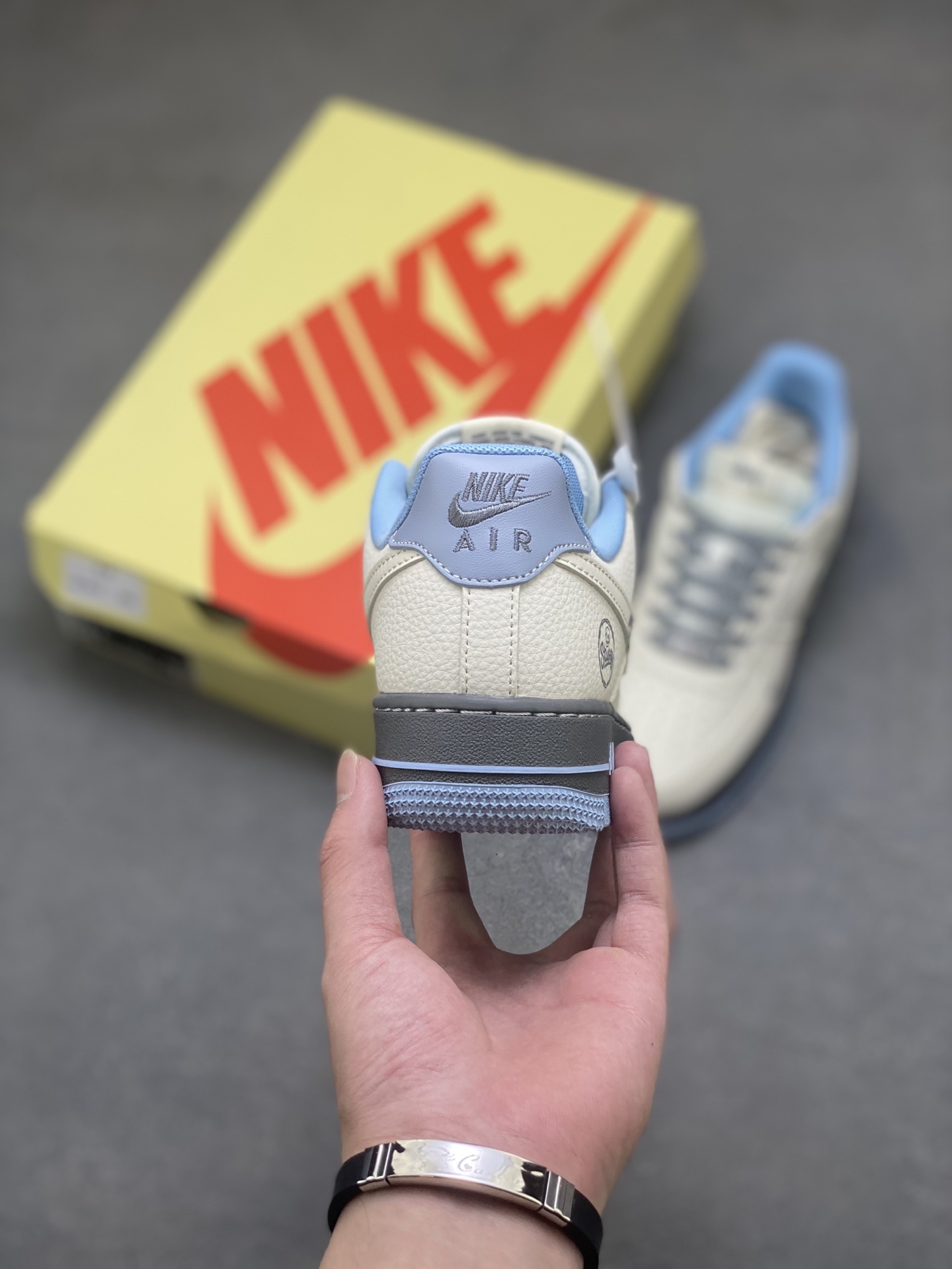 Nike Air Force 1 '07 Low Sneakers - Limited Edition, Comfortable and Stylish 5 i1755275974625 807 0 3