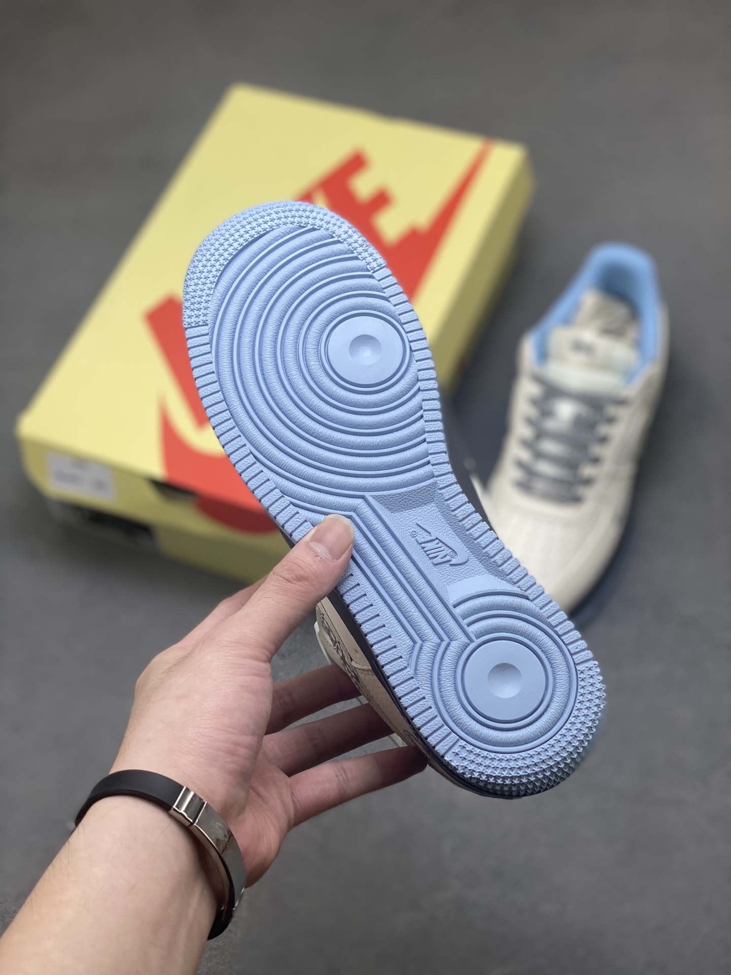 Nike Air Force 1 '07 Low Sneakers - Limited Edition, Comfortable and Stylish 7 i1755275975765 3793 0 5