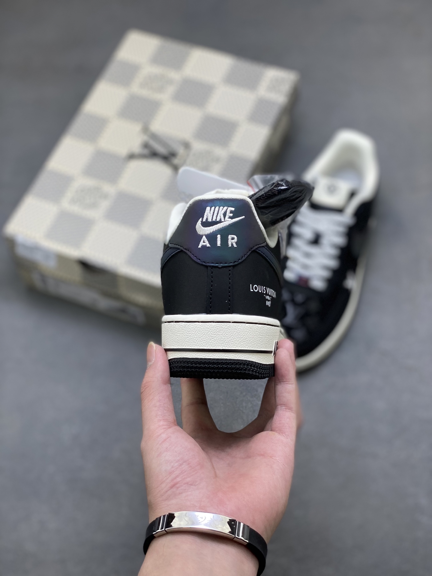 Nike Air Force 1 '07 Low Louis Vuitton Sneakers - Limited Edition 5 i1755360060065 5889 0 3