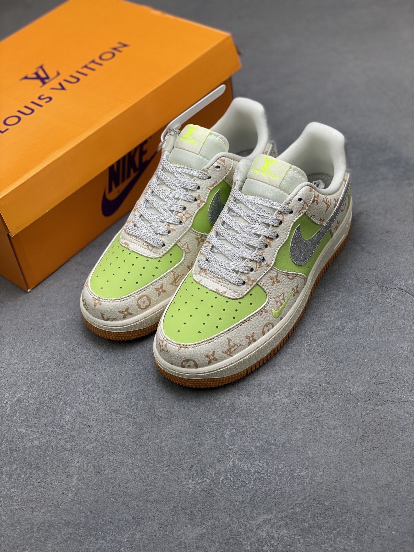 Nike Air Force 1 '07 Low Limited Edition Sneakers with LV Detailing 9 i1755360292889 786 0 7