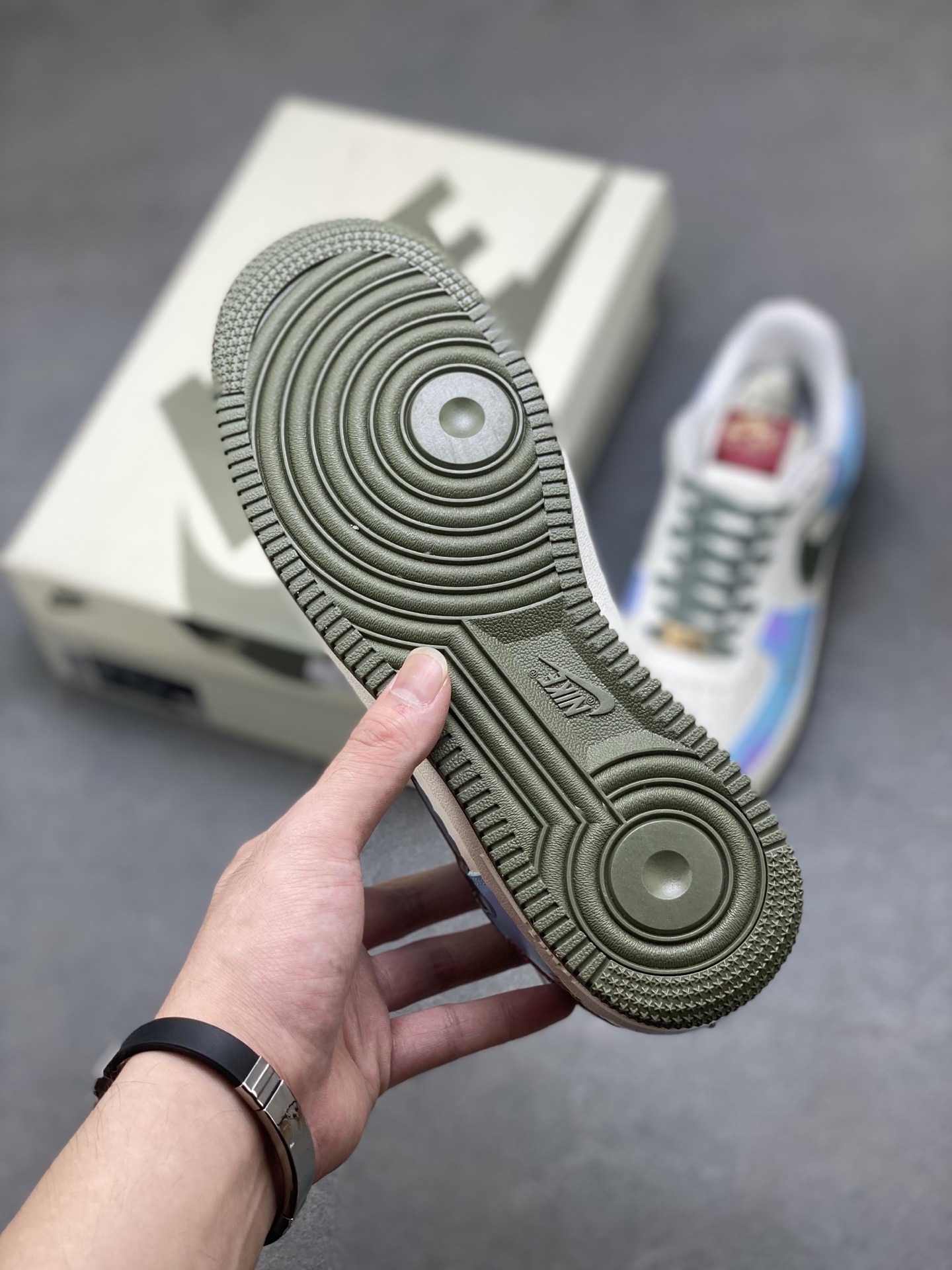 Nike Air Force 1 '07 Low Top Sneakers Limited Edition - HV5979-130 7 i1755447225702 3886 0 5