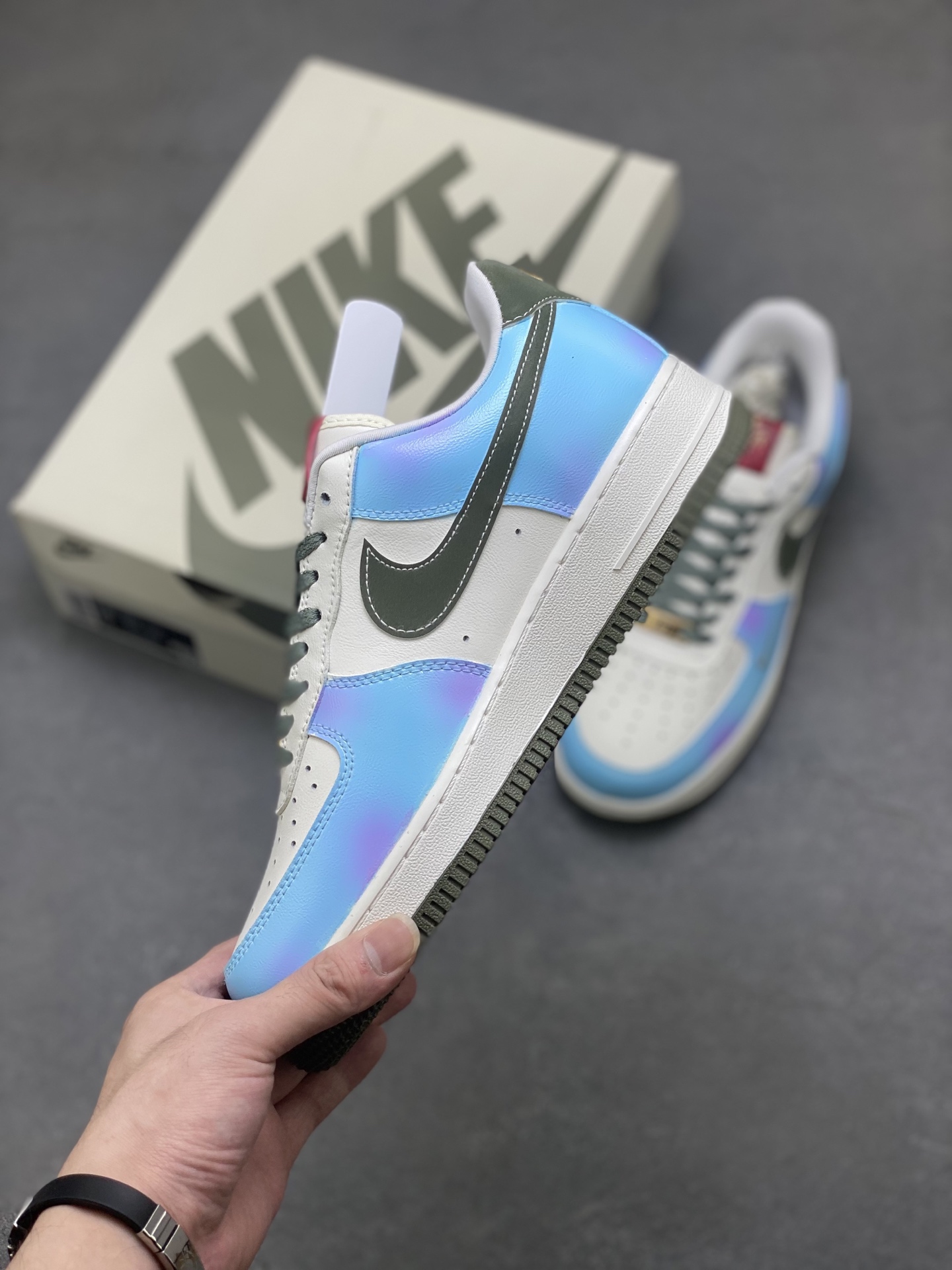 Nike Air Force 1 '07 Low Top Sneakers Limited Edition - HV5979-130 4 i1755447226992 4907 0 2