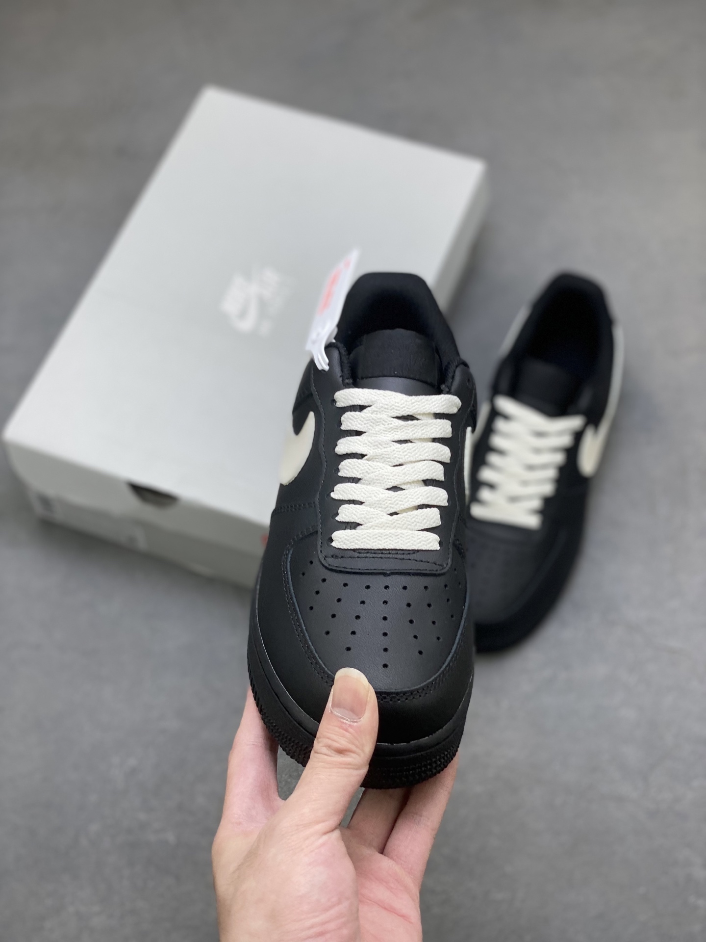Nike Air Force 1 '07 Low Black/White Leather Sneakers DD8959-001 3 i1755710836754 221 0 1