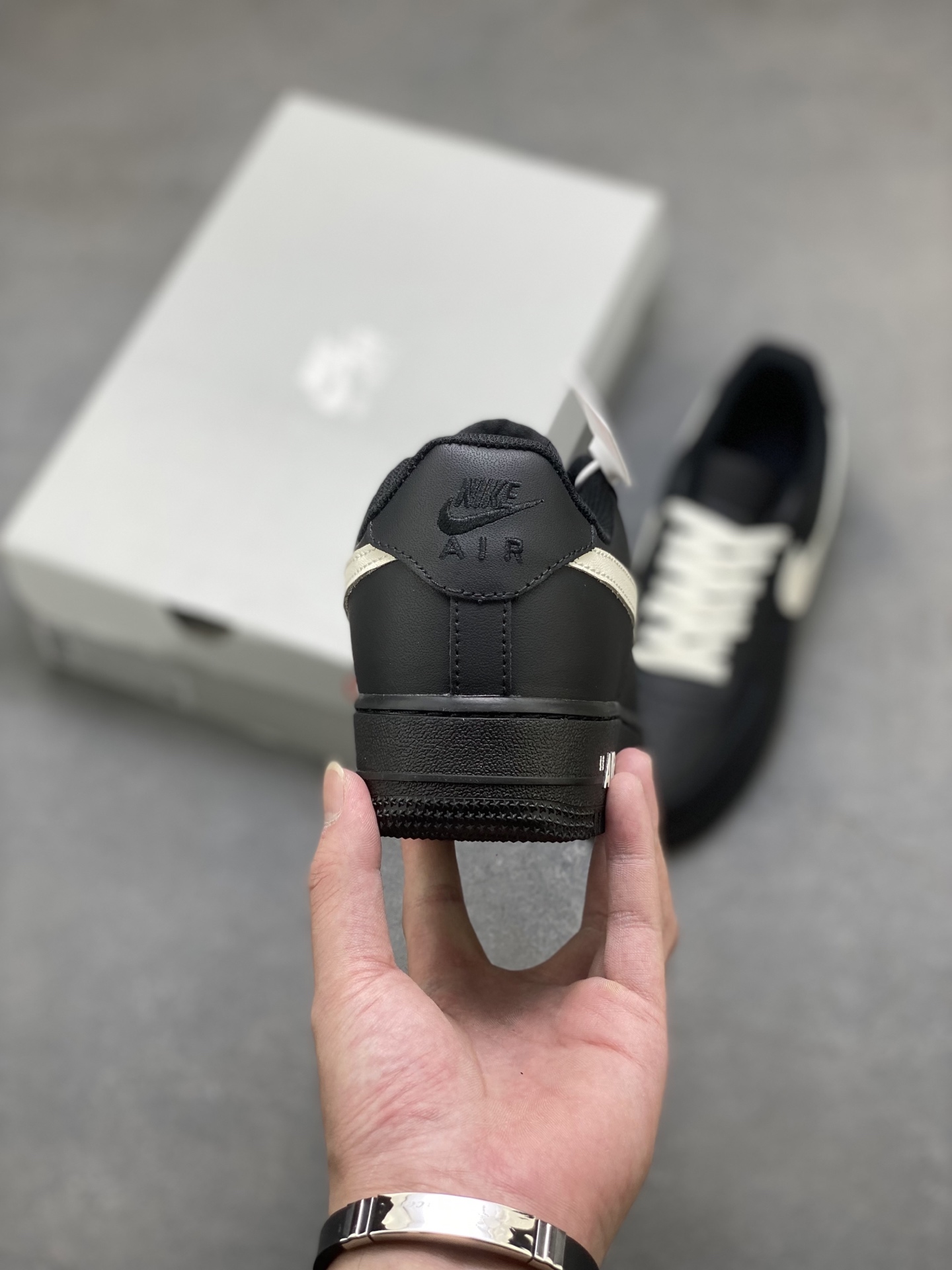 Nike Air Force 1 '07 Low Black/White Leather Sneakers DD8959-001 5 i1755710839843 1580 0 3